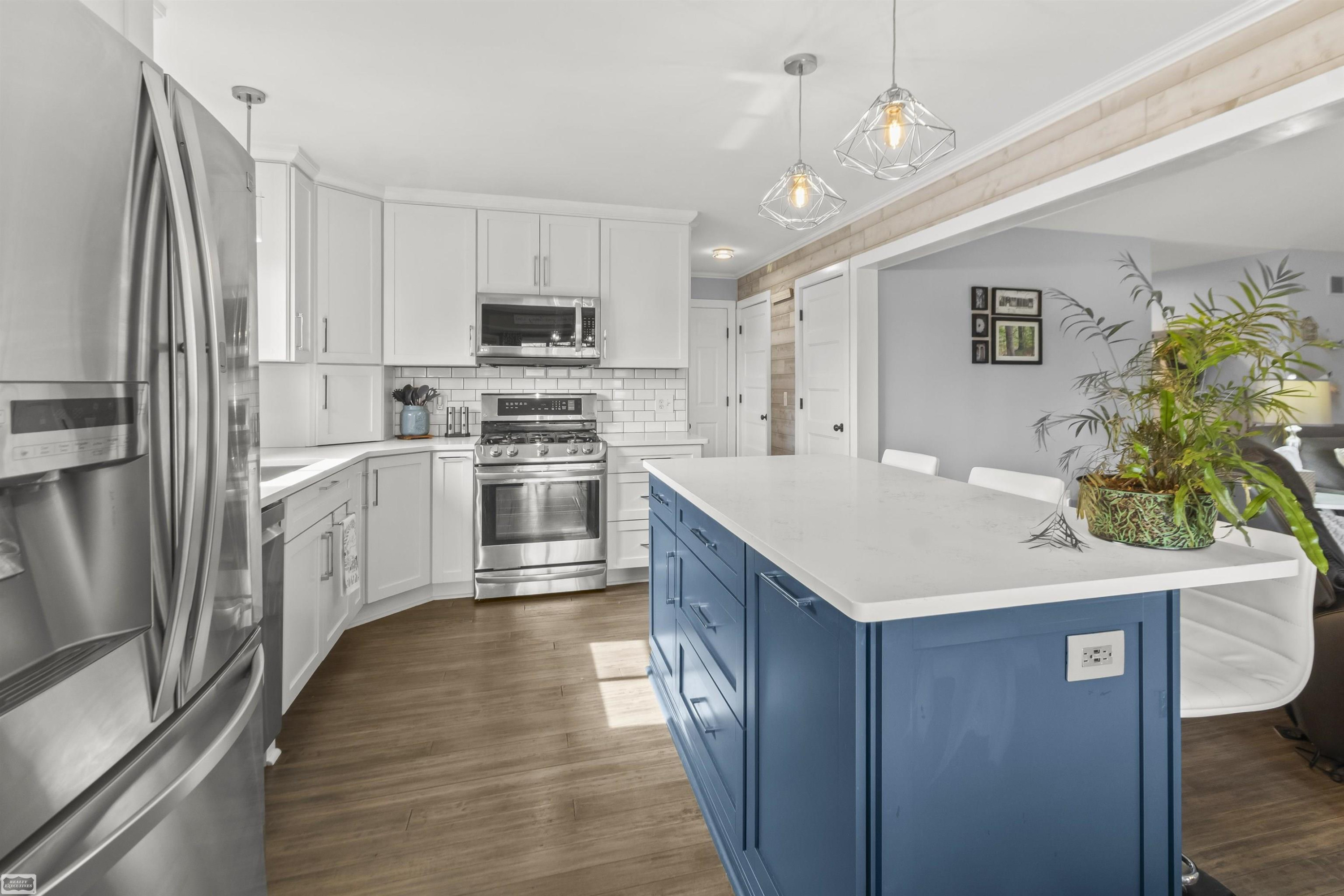 36779 N Pointe Cir Street, New Baltimore, MI 48047 — Photo 9