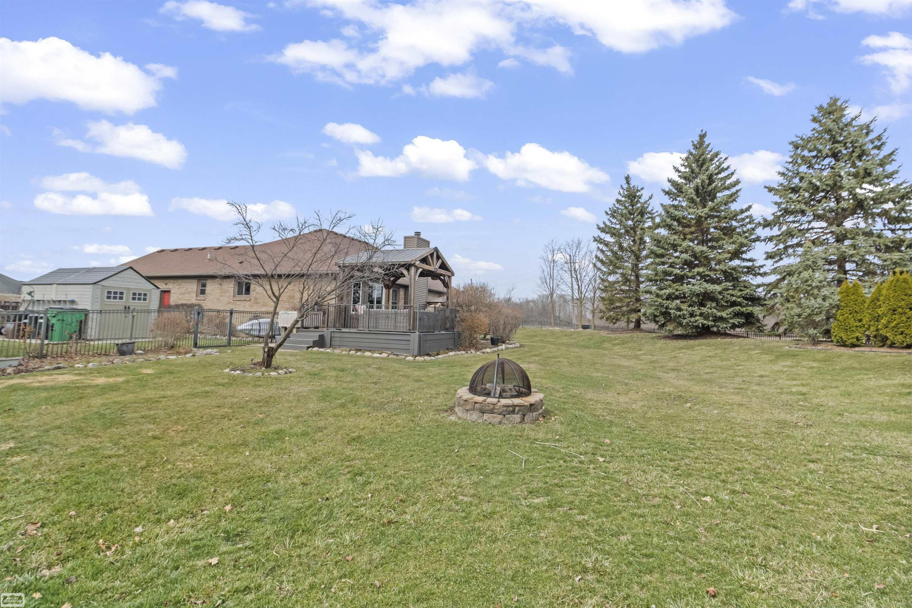 36779 N Pointe Cir Street, New Baltimore, MI 48047 — Photo 33