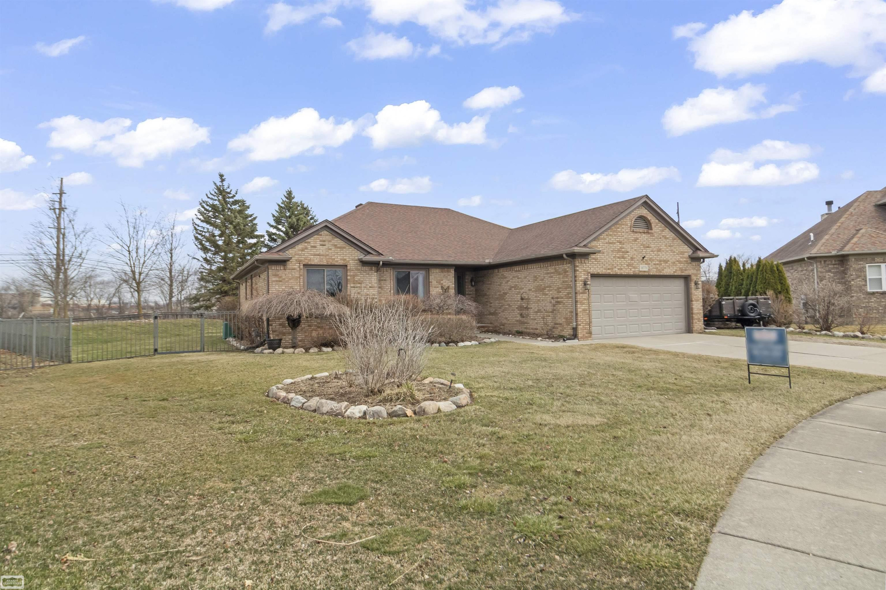 36779 N Pointe Cir Street, New Baltimore, MI 48047 — Photo 35