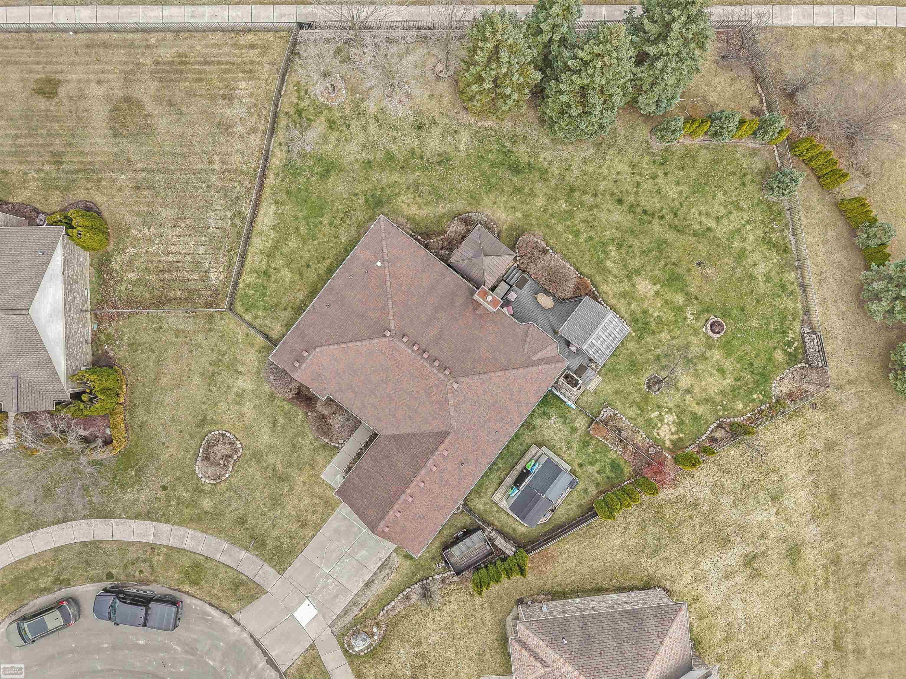 36779 N Pointe Cir Street, New Baltimore, MI 48047 — Photo 37