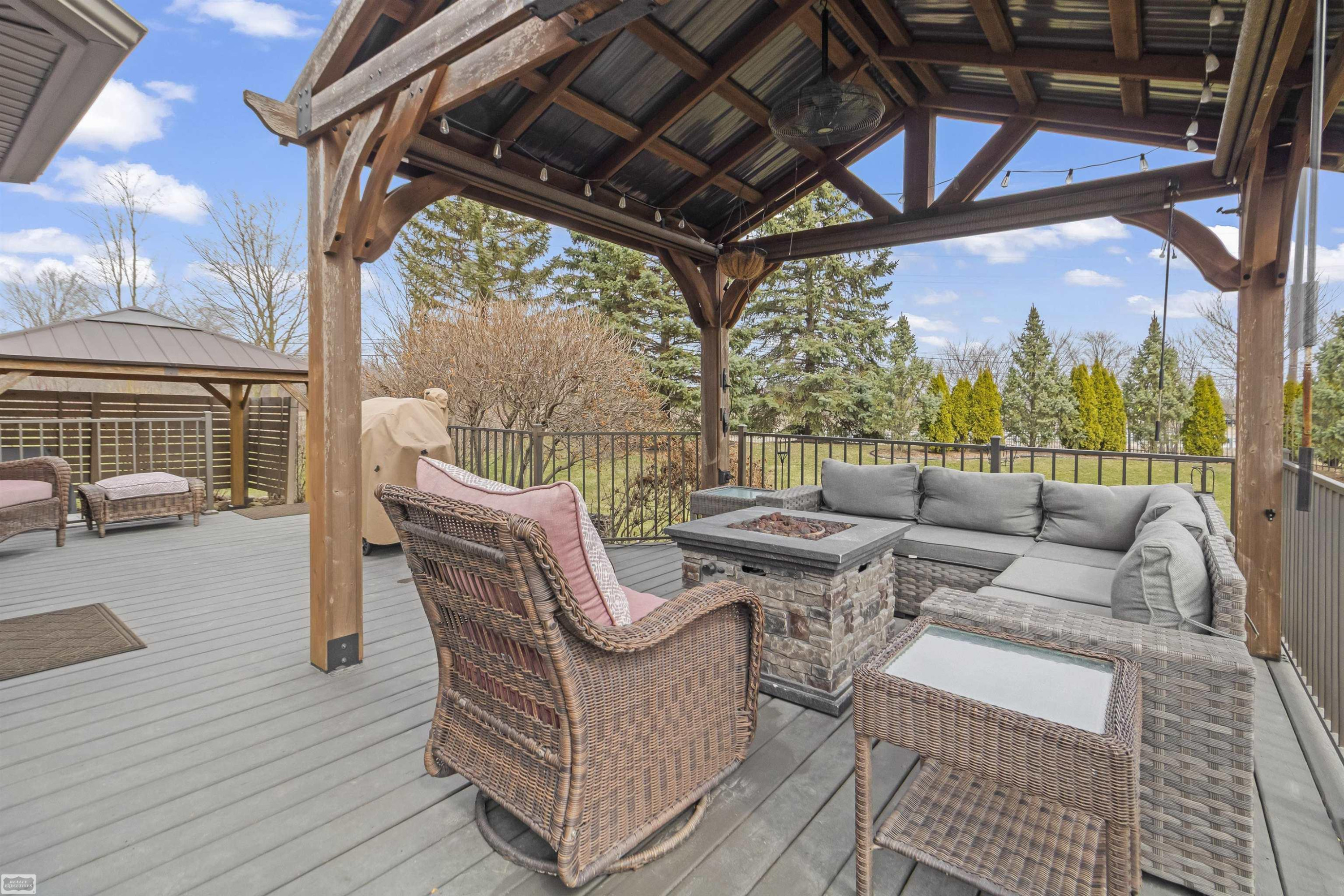 36779 N Pointe Cir Street, New Baltimore, MI 48047 — Photo 40