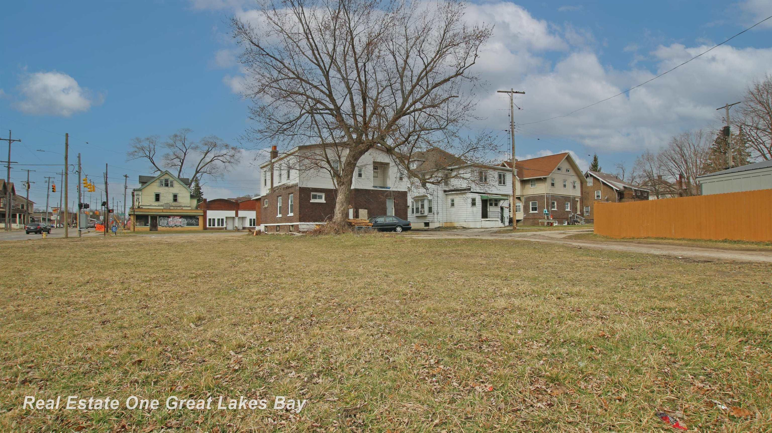 800 Martin Luther King Avenue, Flint, MI 48503 — front exterior