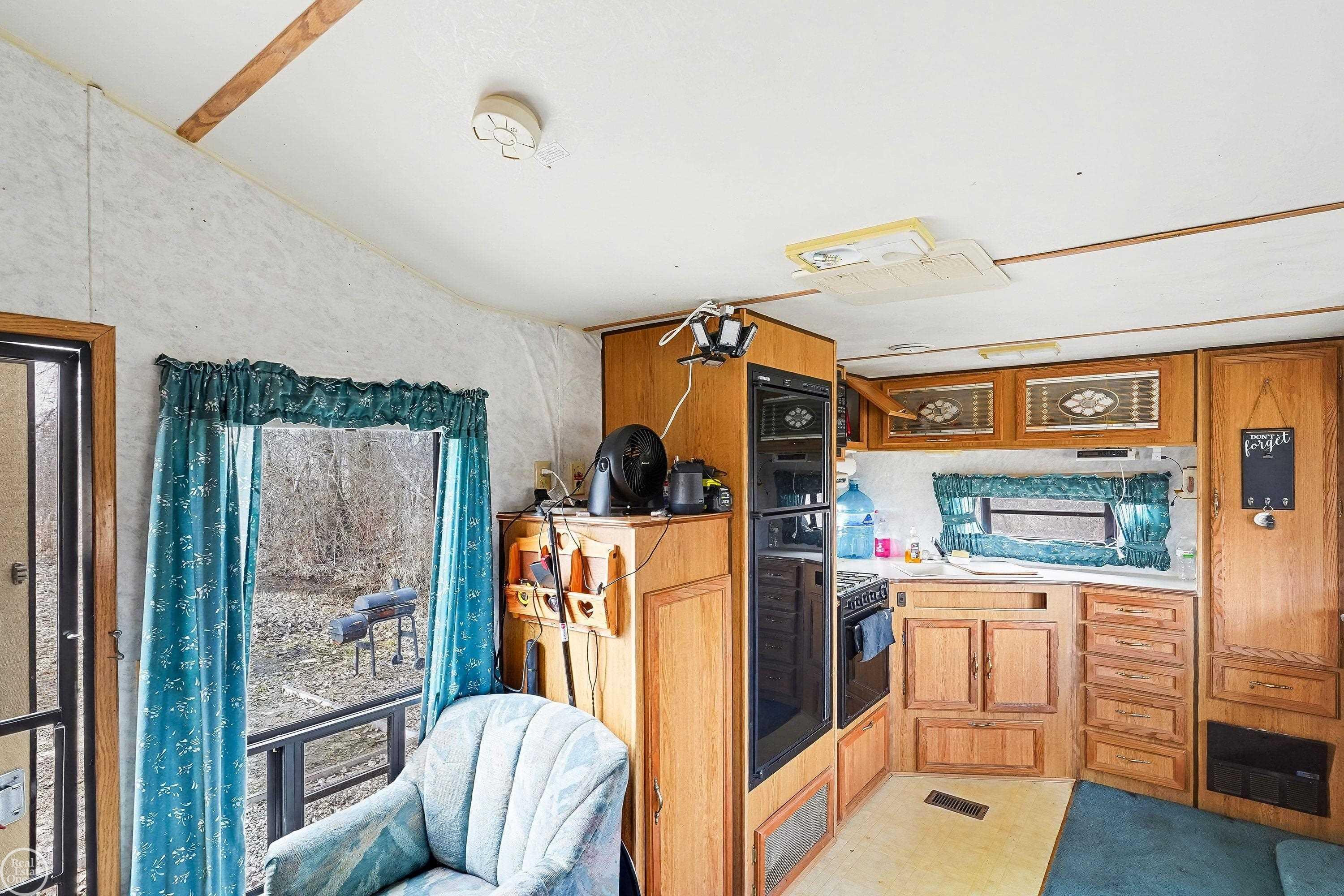 10151 CANADA Road, Birch Run, MI 48415 — Photo 11