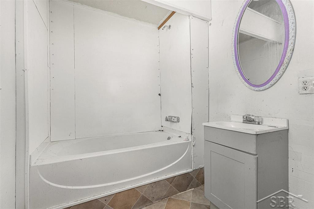 521 Birch Street, Saginaw, MI 48601 — Photo 11