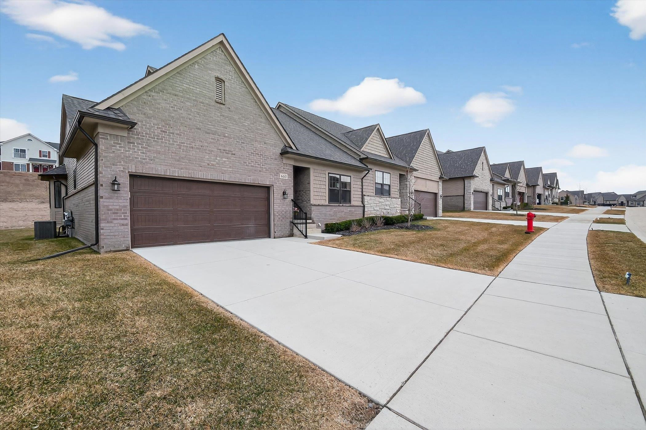 660 Brookstone Drive, Oxford, MI 48371 — Photo 2