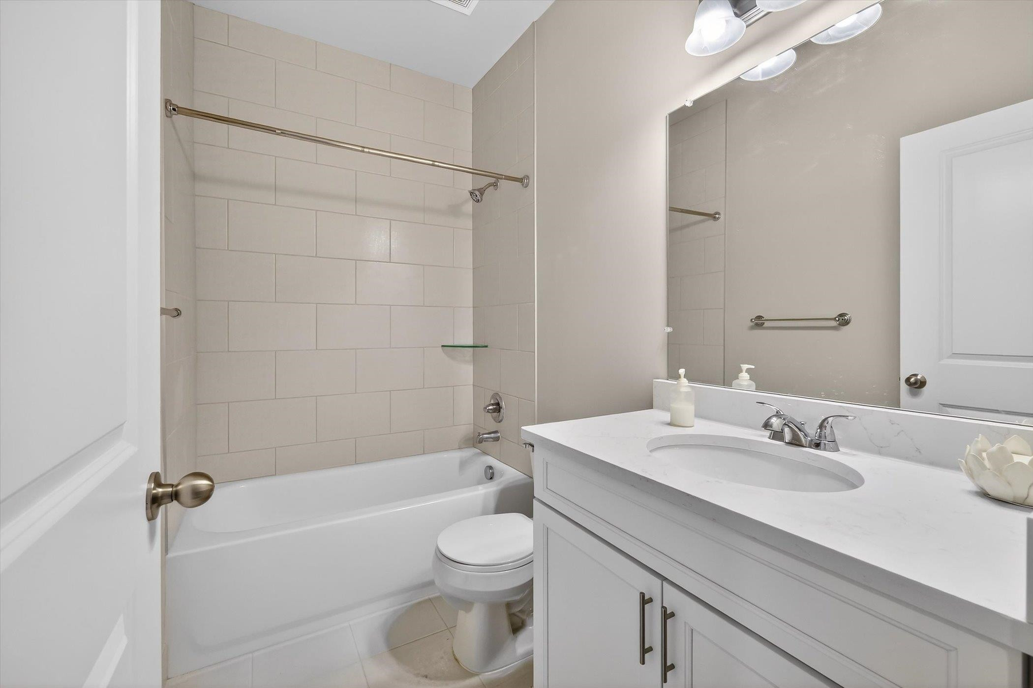 660 Brookstone Drive, Oxford, MI 48371 — Photo 23