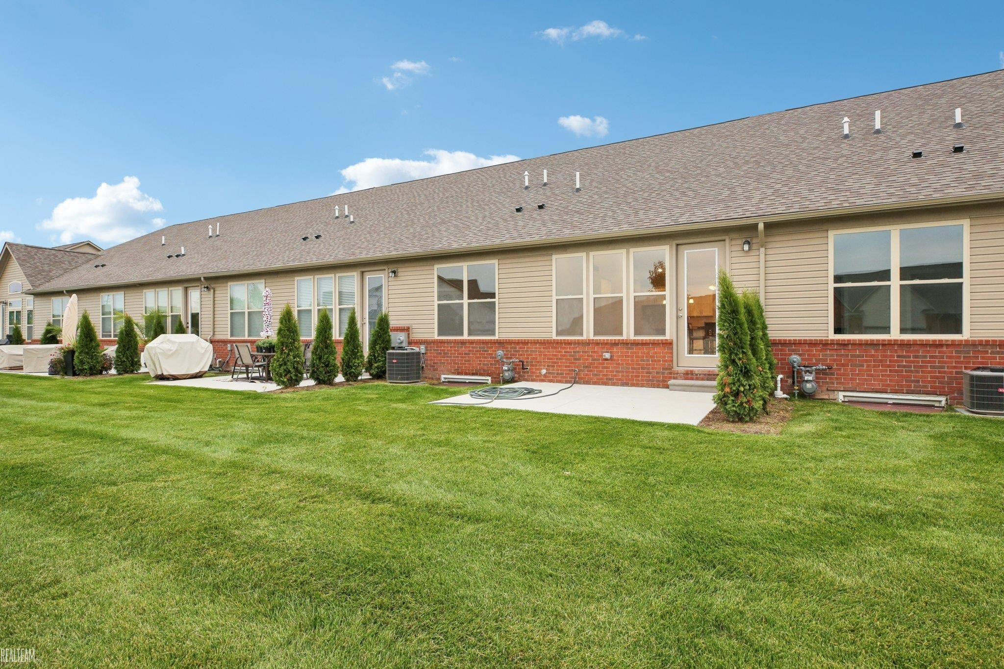 48854 Birmingham Drive, Chesterfield, MI 48047 — Photo 26
