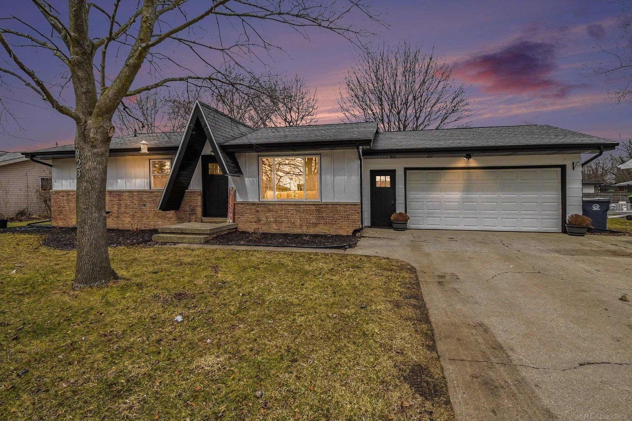 923 Wheelock Drive Street, Freeland, MI 48623 — front exterior