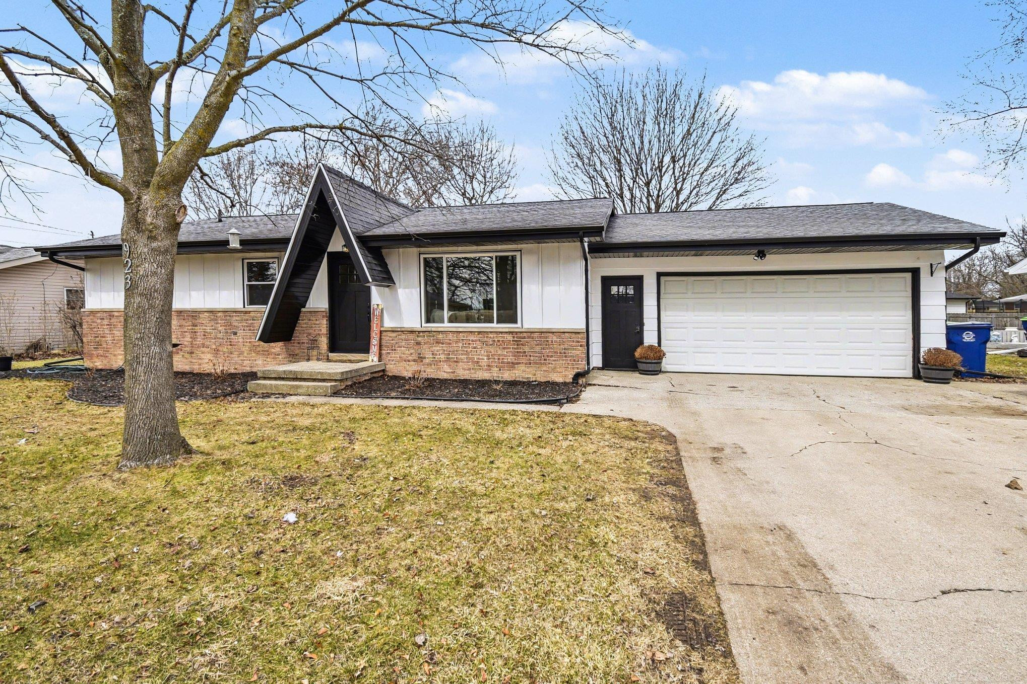 923 Wheelock Drive Street, Freeland, MI 48623 — Photo 2