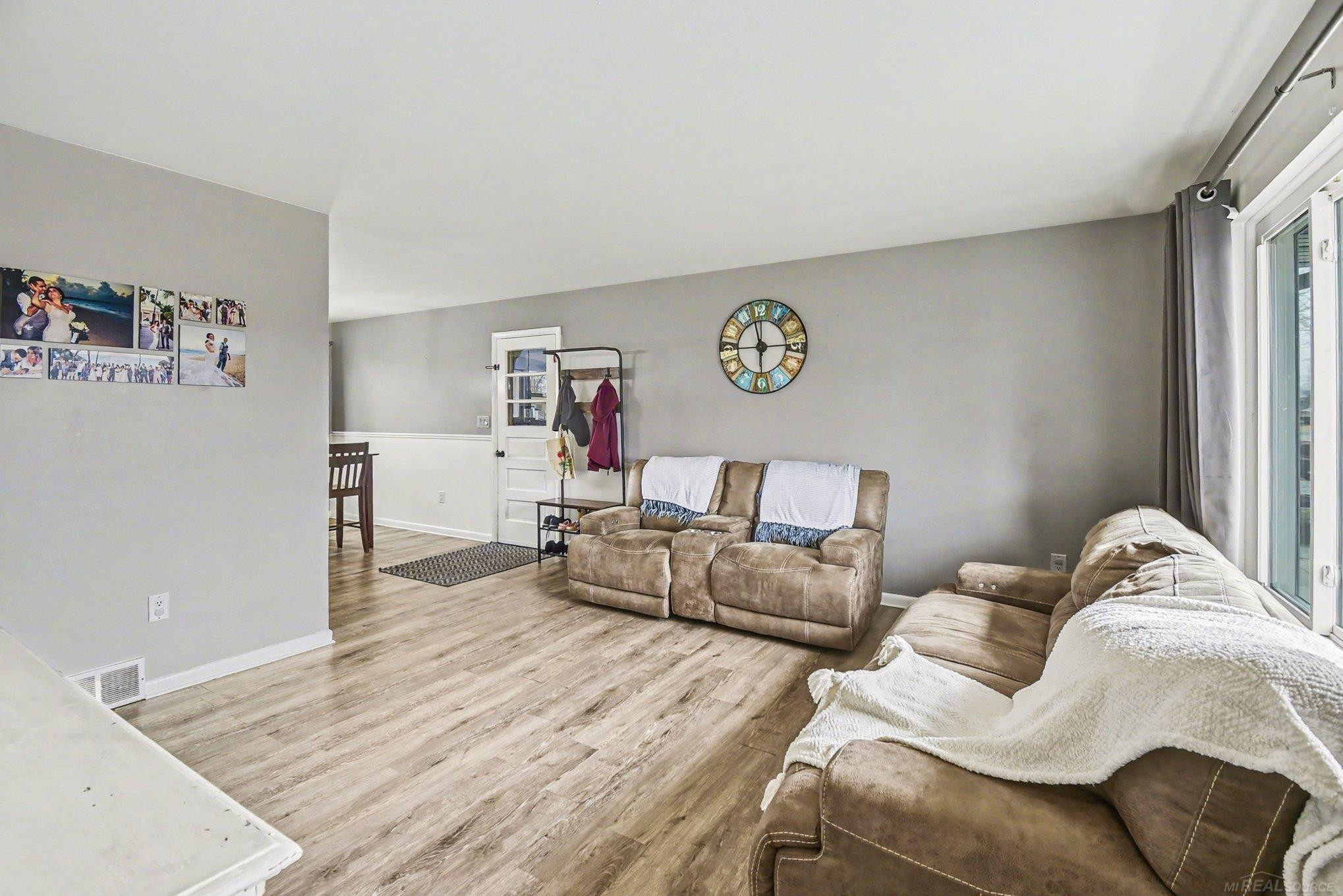 923 Wheelock Drive Street, Freeland, MI 48623 — Photo 4