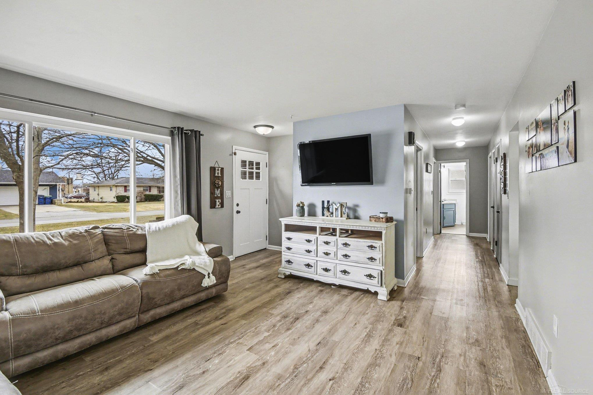 923 Wheelock Drive Street, Freeland, MI 48623 — Photo 5