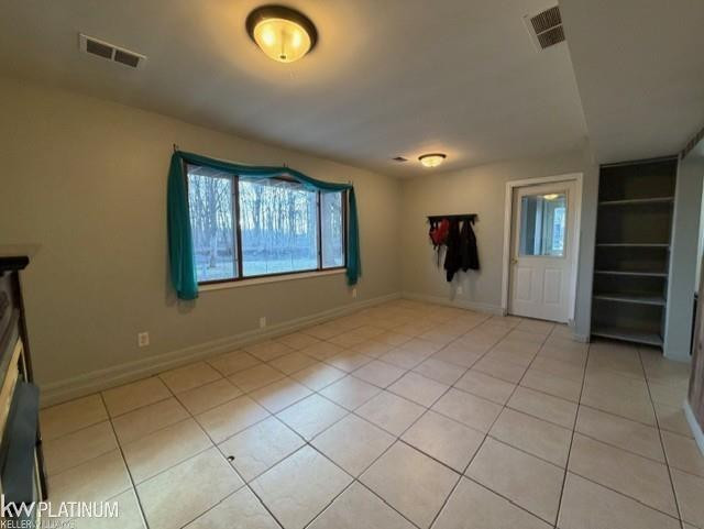 5250 Woodland Lane, MI — Photo 8