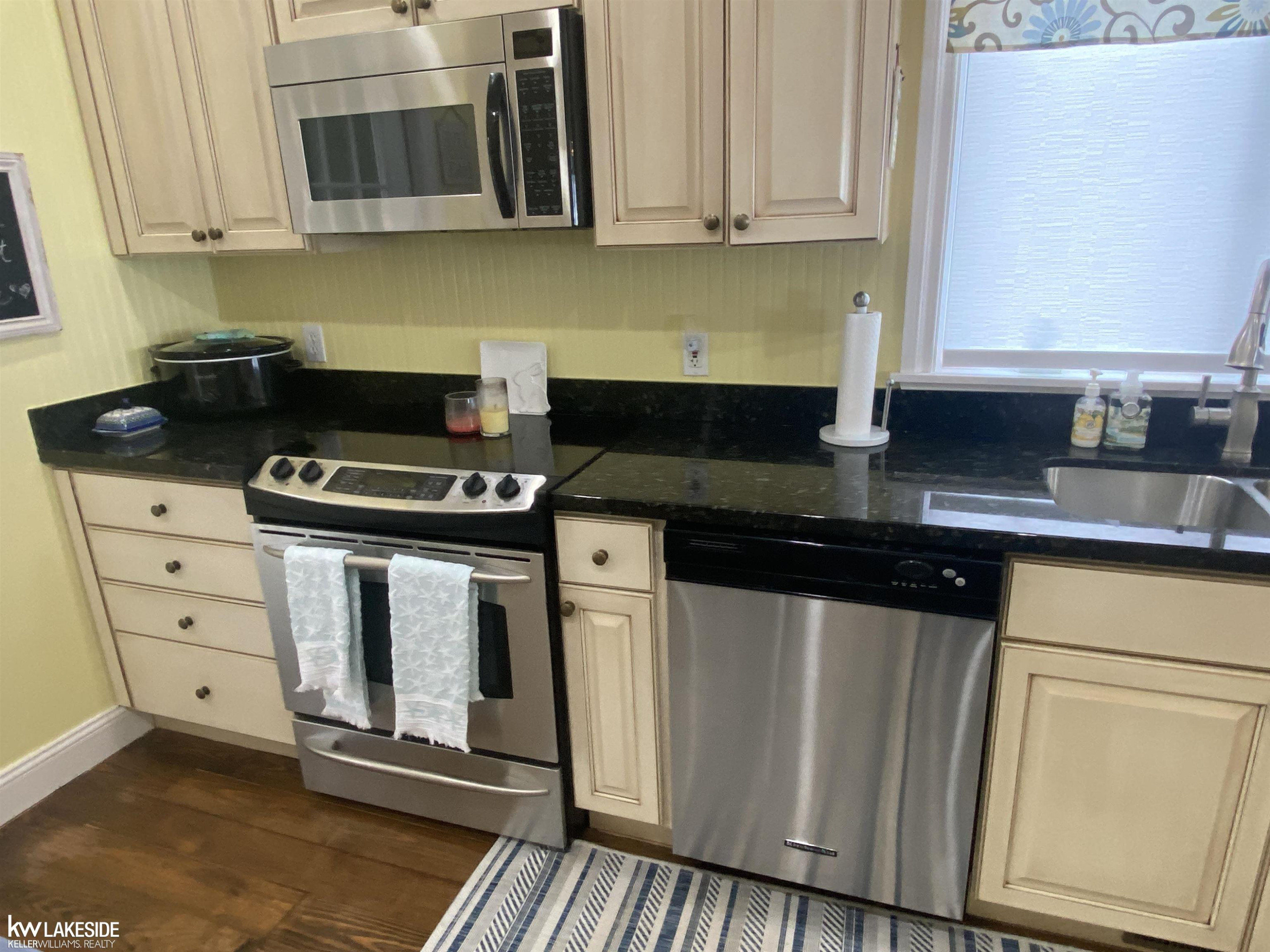 7072 Oak Bluff Drive, Caseville, MI 48725 — Photo 9