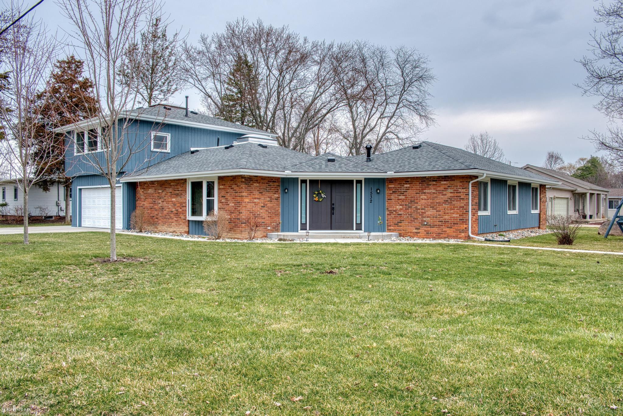 1532 Alta Vista Drive, Owosso, MI 48867 — front exterior