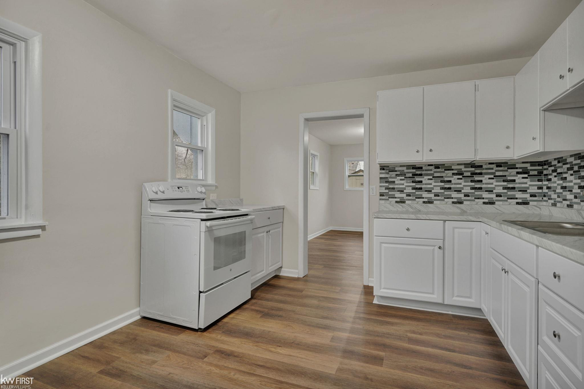 2068 E Boatfield Avenue, Burton, MI 48529 — Photo 3