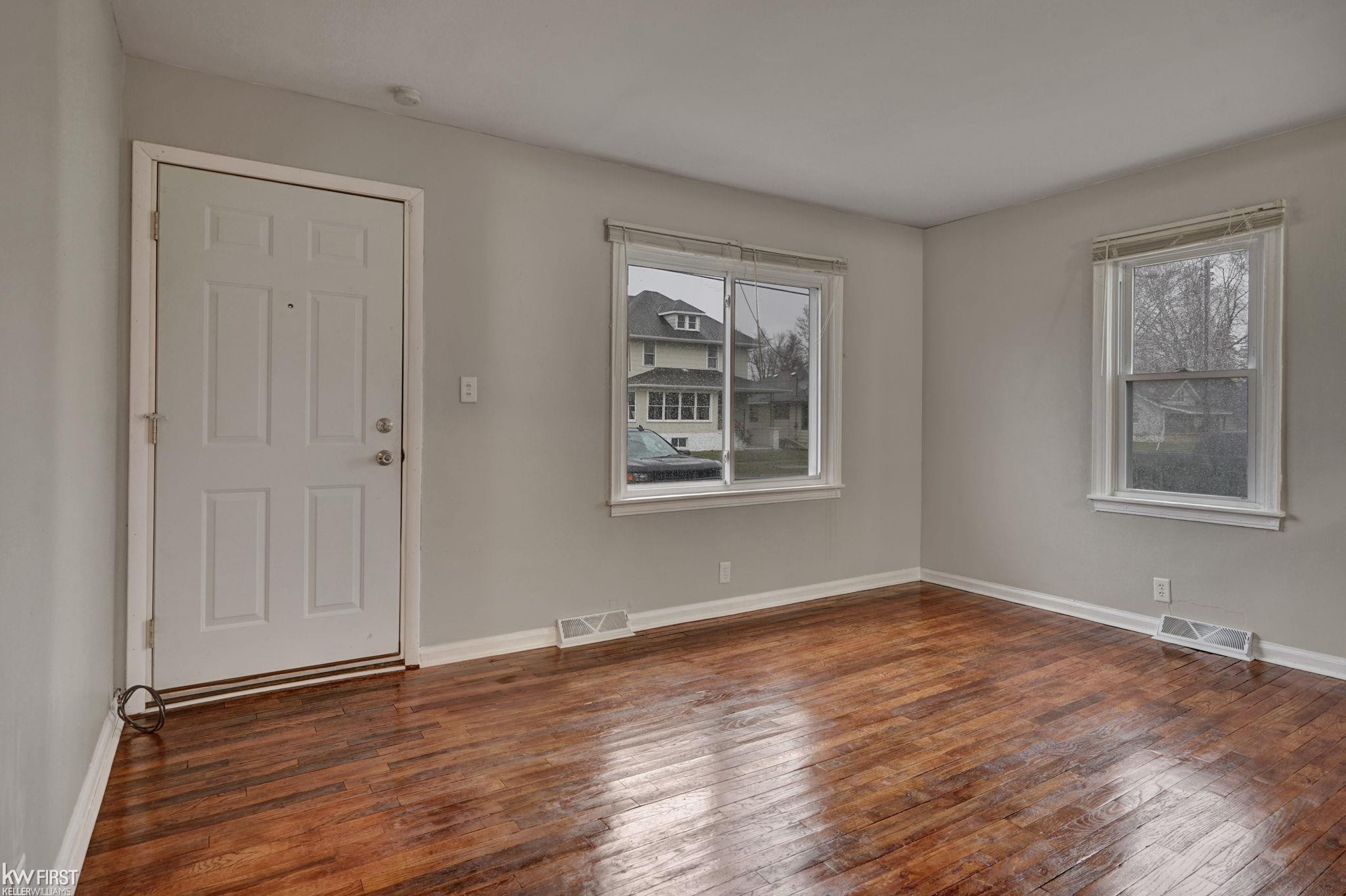 2068 E Boatfield Avenue, Burton, MI 48529 — Photo 4