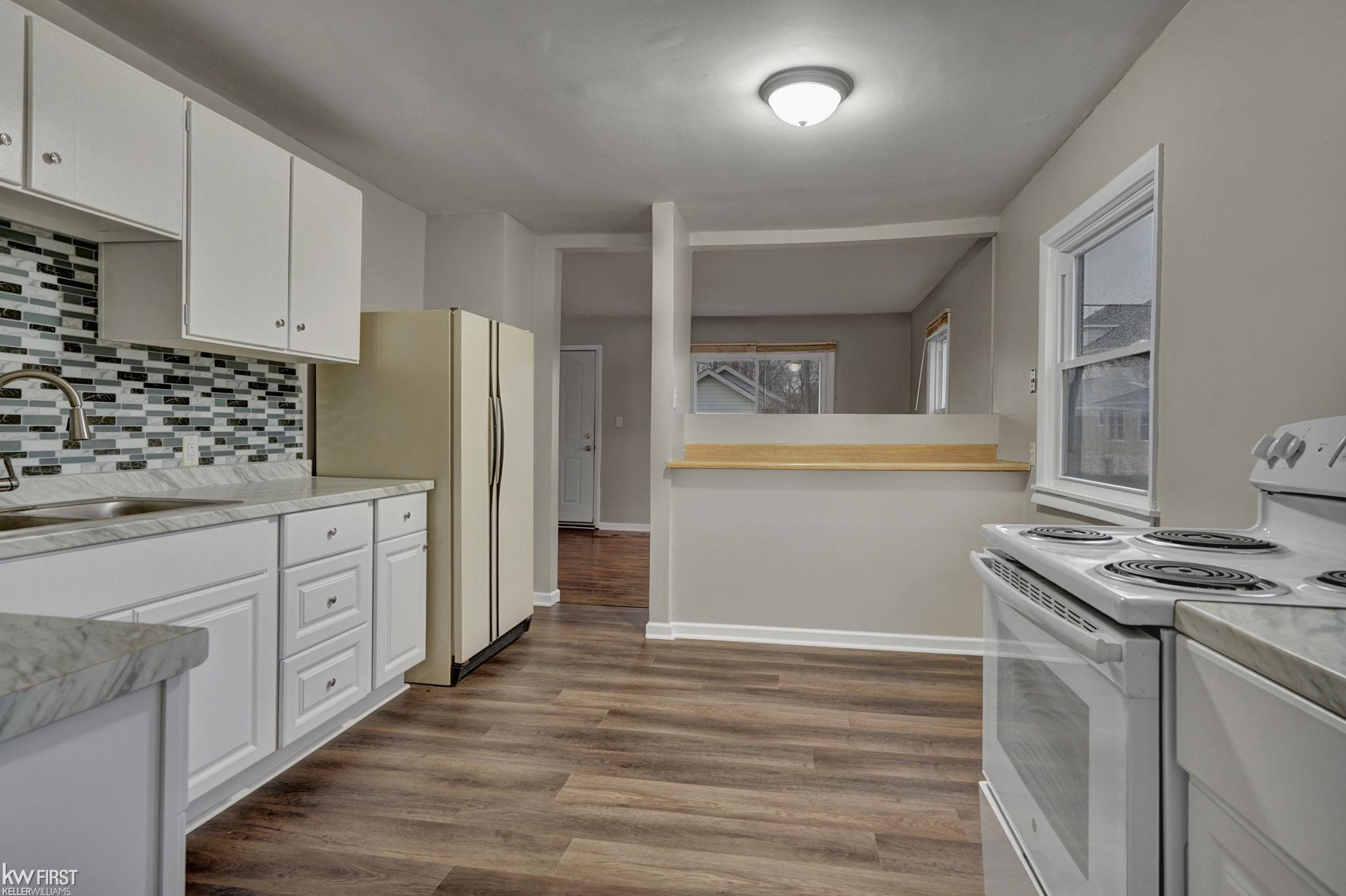 2068 E Boatfield Avenue, Burton, MI 48529 — Photo 7