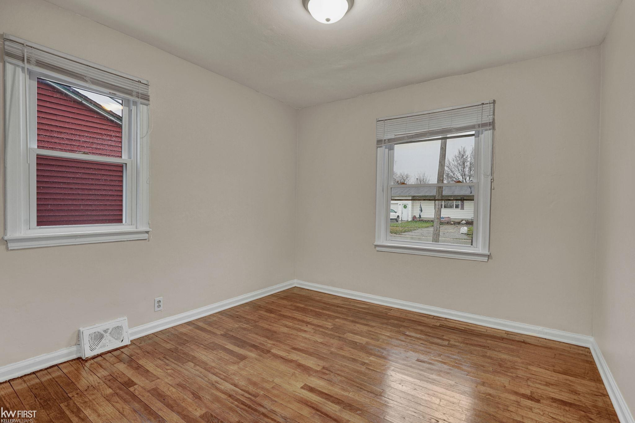 2068 E Boatfield Avenue, Burton, MI 48529 — Photo 11