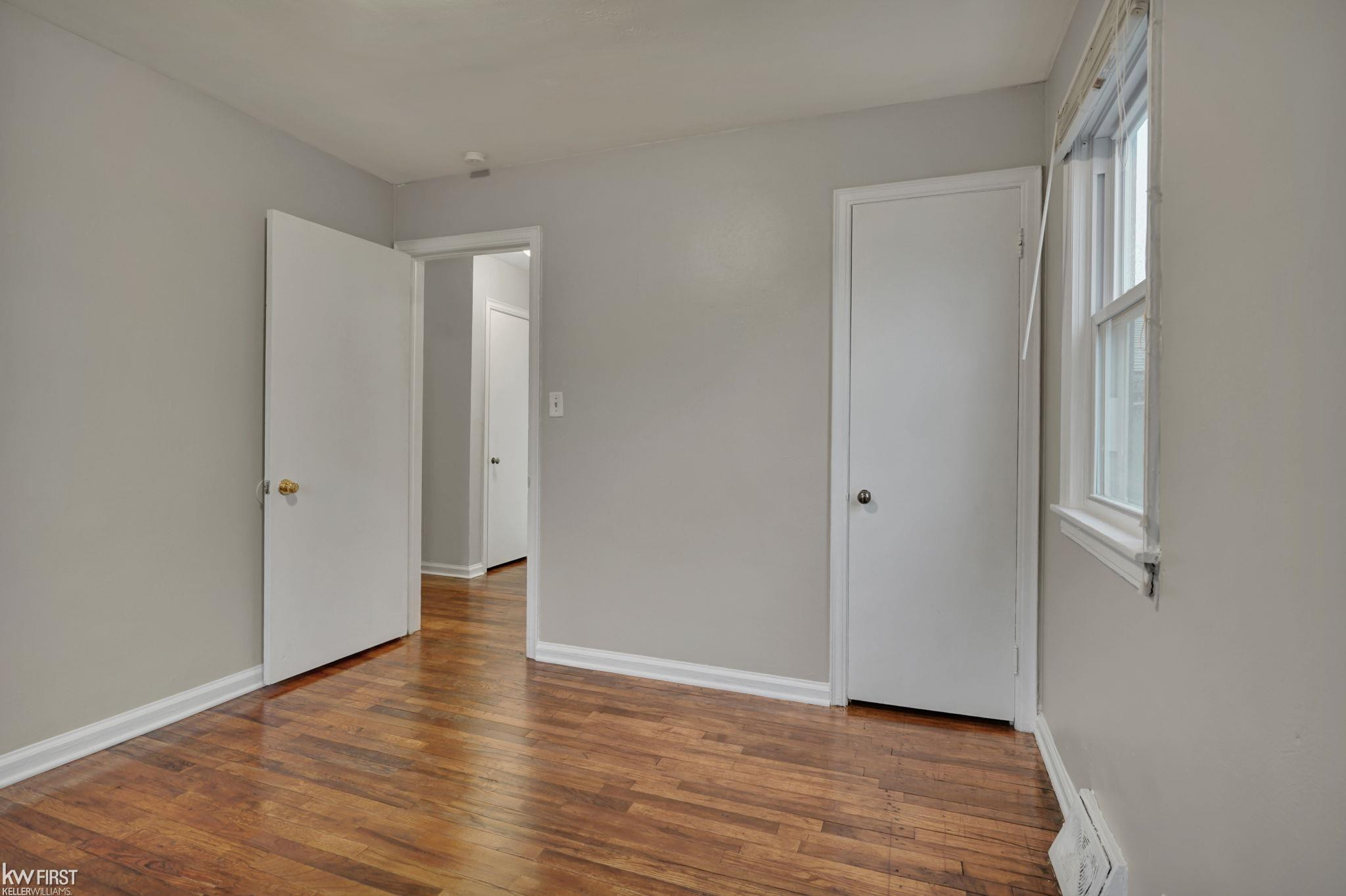 2068 E Boatfield Avenue, Burton, MI 48529 — Photo 12