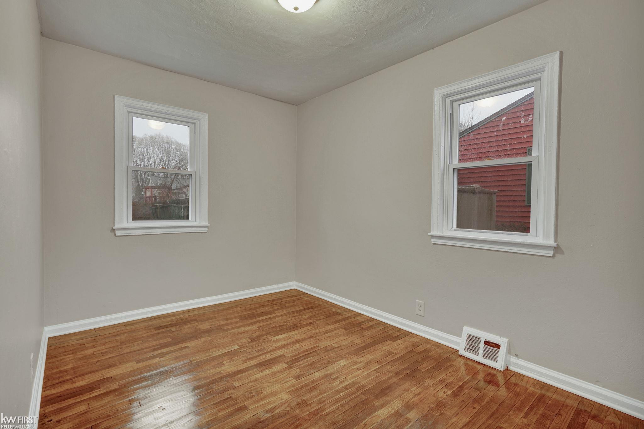 2068 E Boatfield Avenue, Burton, MI 48529 — Photo 14