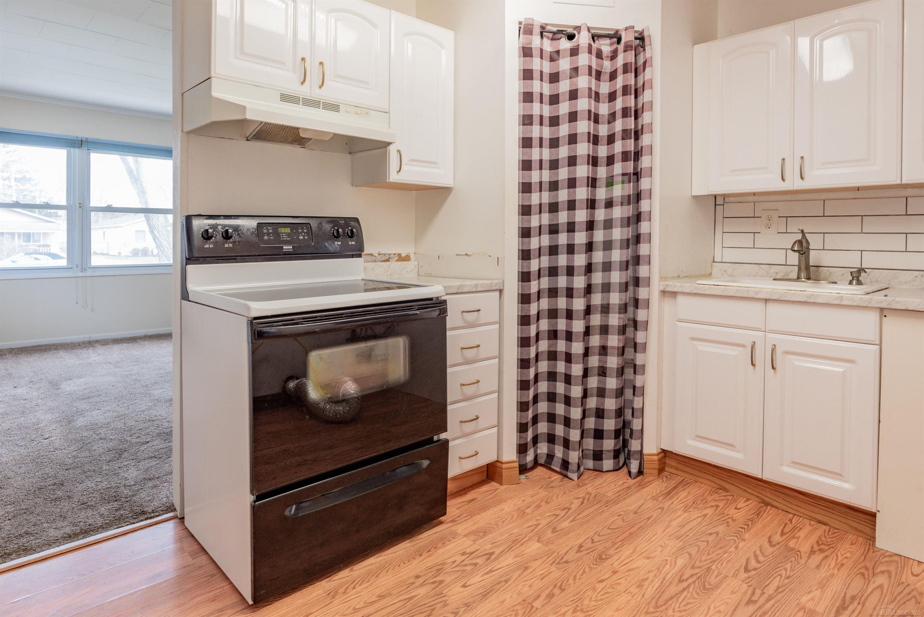 27837 Lenox Avenue, Madison Heights, MI 48071 — Photo 7