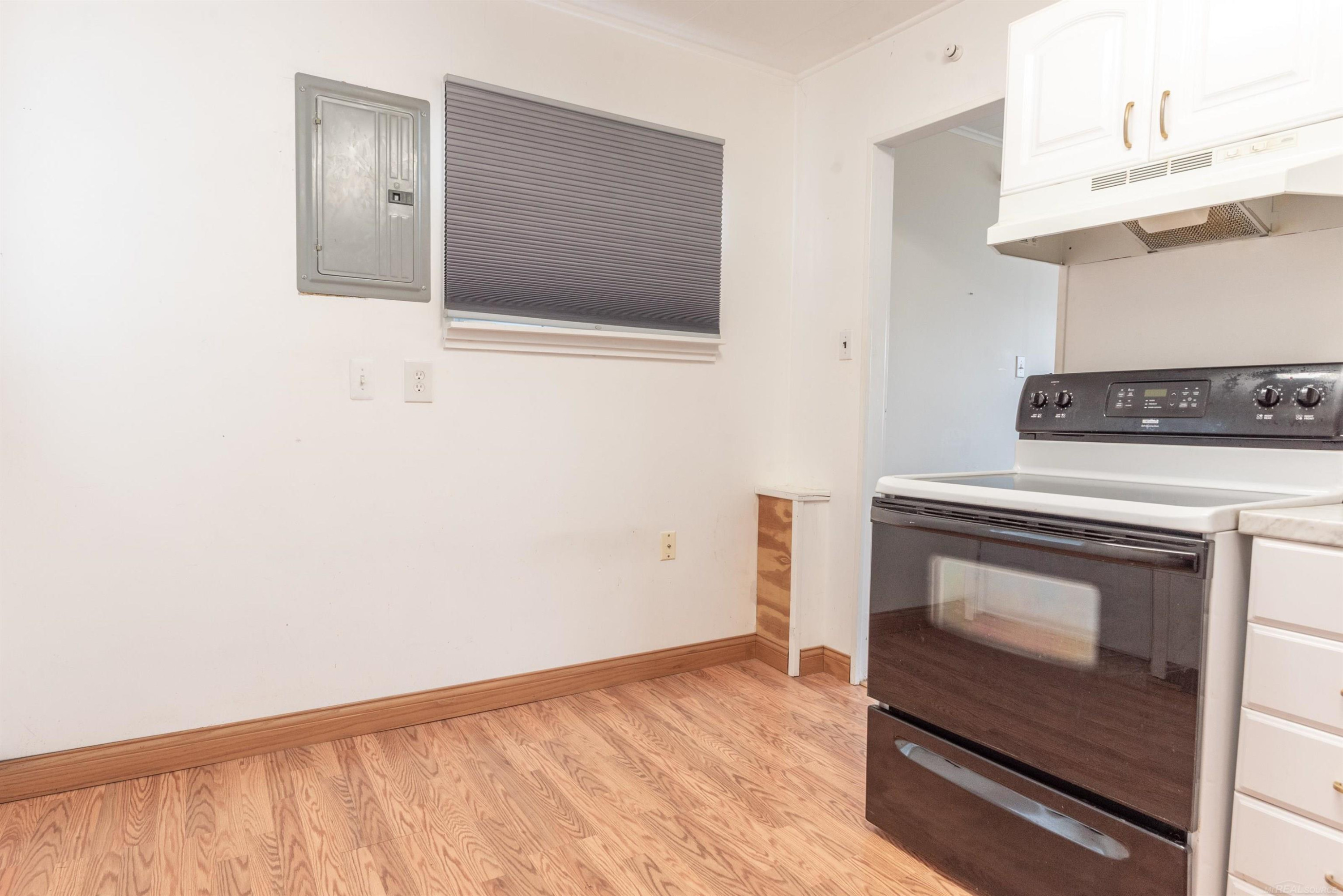 27837 Lenox Avenue, Madison Heights, MI 48071 — Photo 8