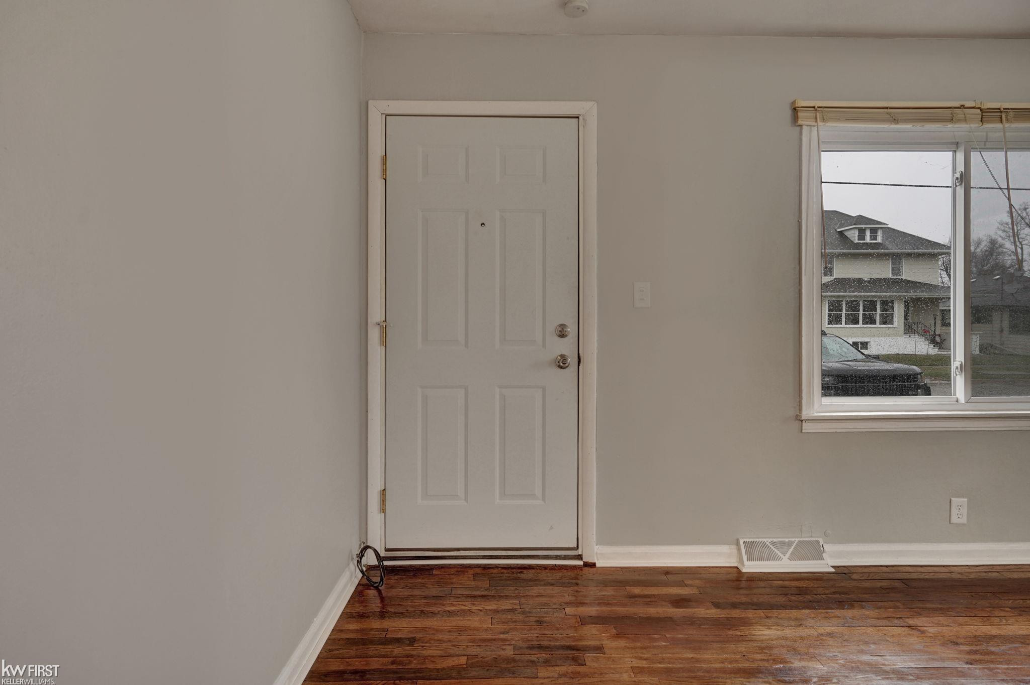 2068 E Boatfield Avenue, Burton, MI 48529 — Photo 18