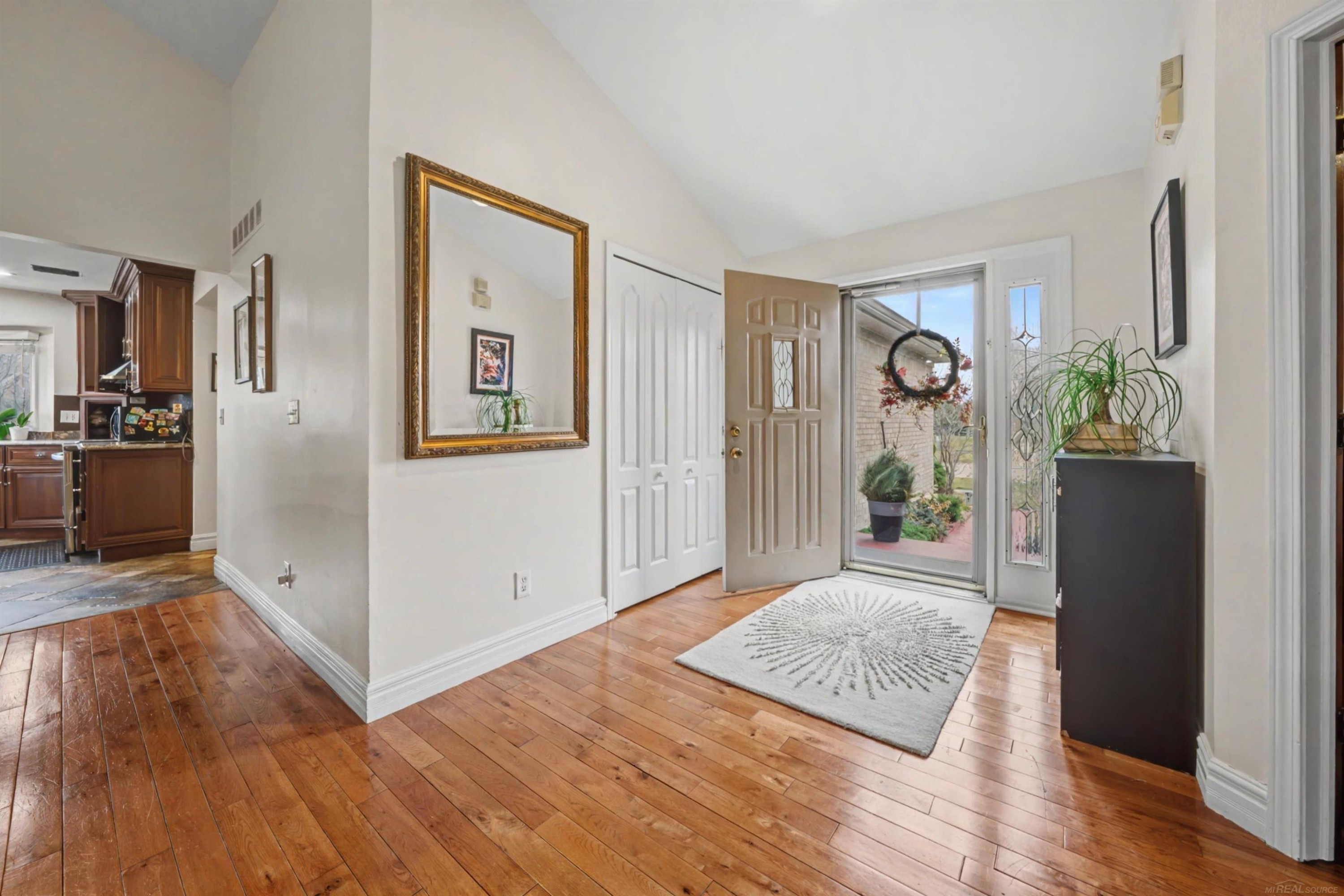 47310 Beacon Square Drive, Macomb, MI 48044 — Photo 2