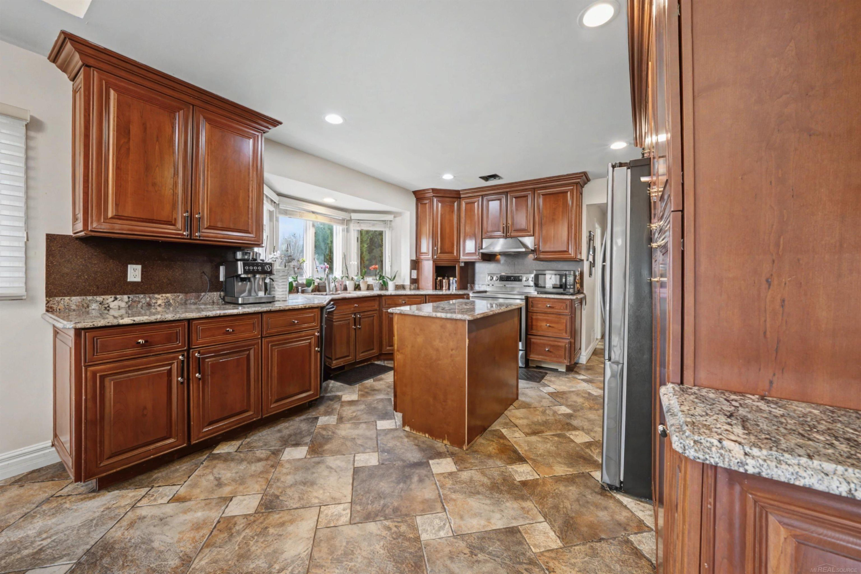 47310 Beacon Square Drive, Macomb, MI 48044 — Photo 6