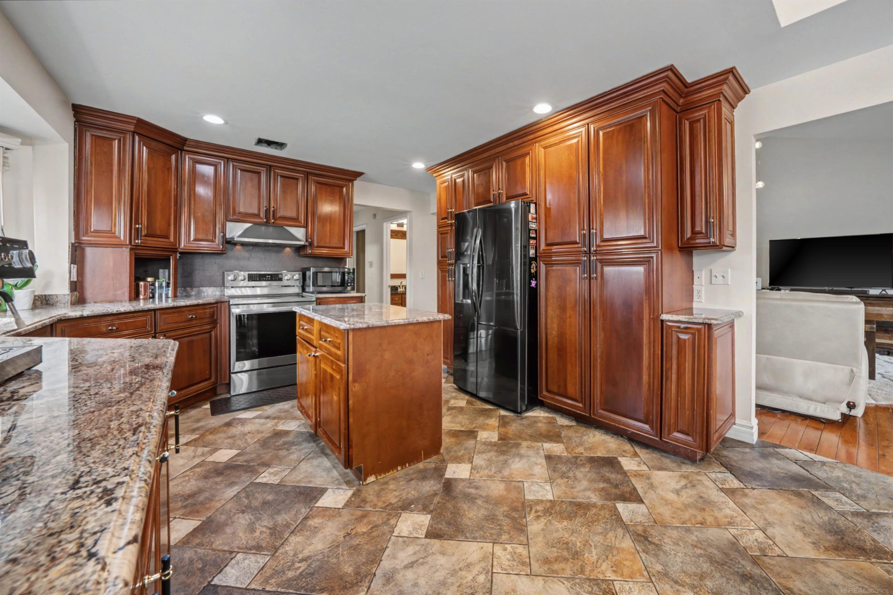 47310 Beacon Square Drive, Macomb, MI 48044 — Photo 8