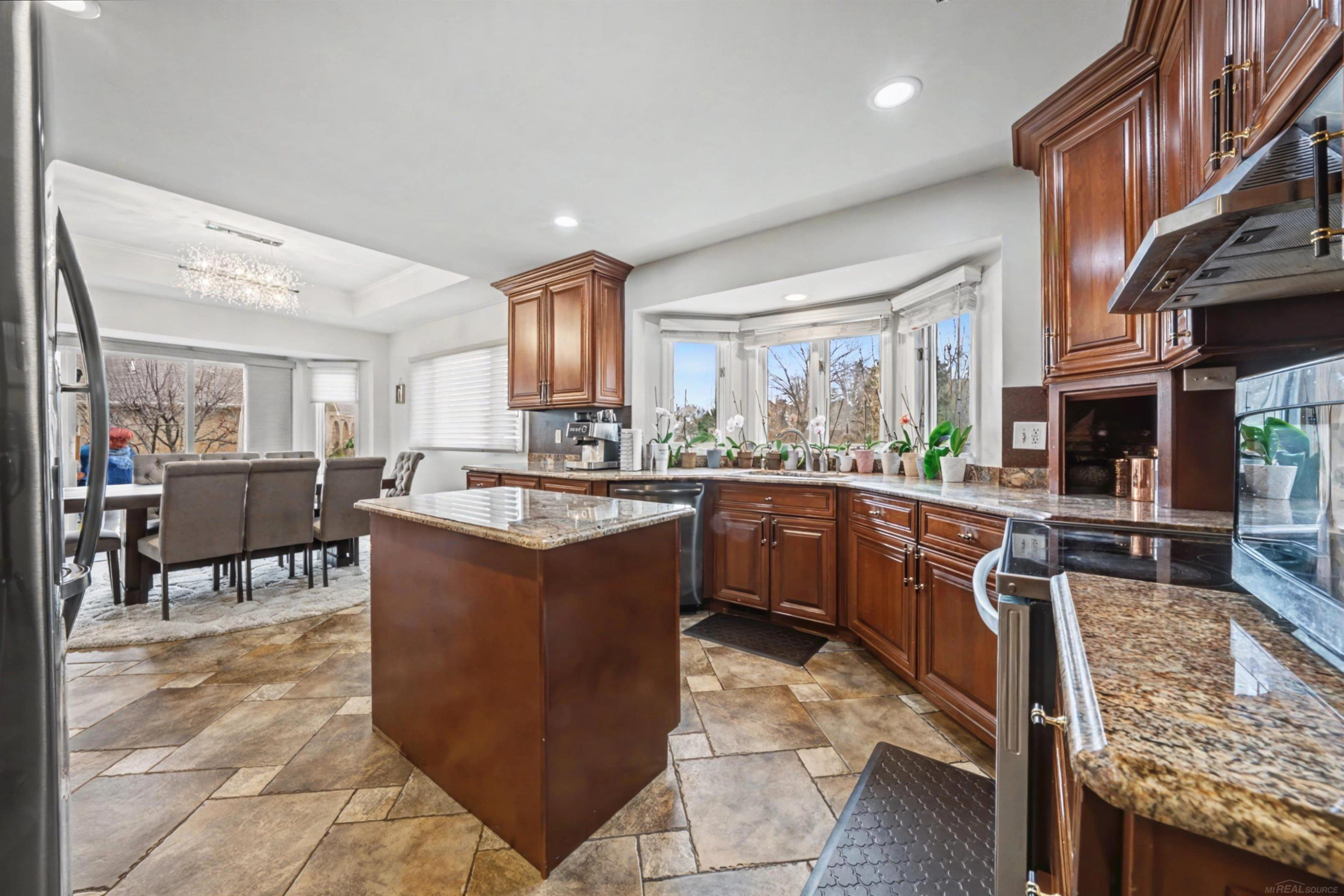 47310 Beacon Square Drive, Macomb, MI 48044 — Photo 9