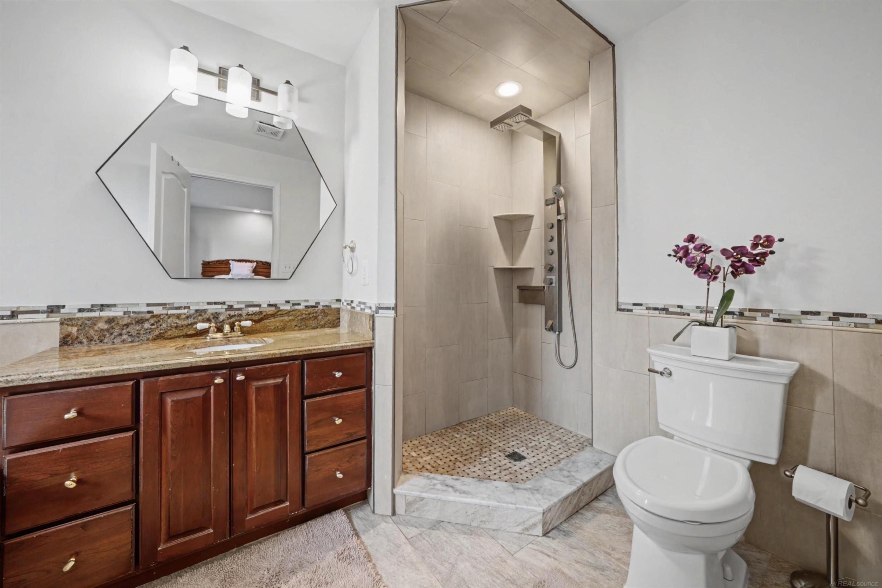 47310 Beacon Square Drive, Macomb, MI 48044 — Photo 17