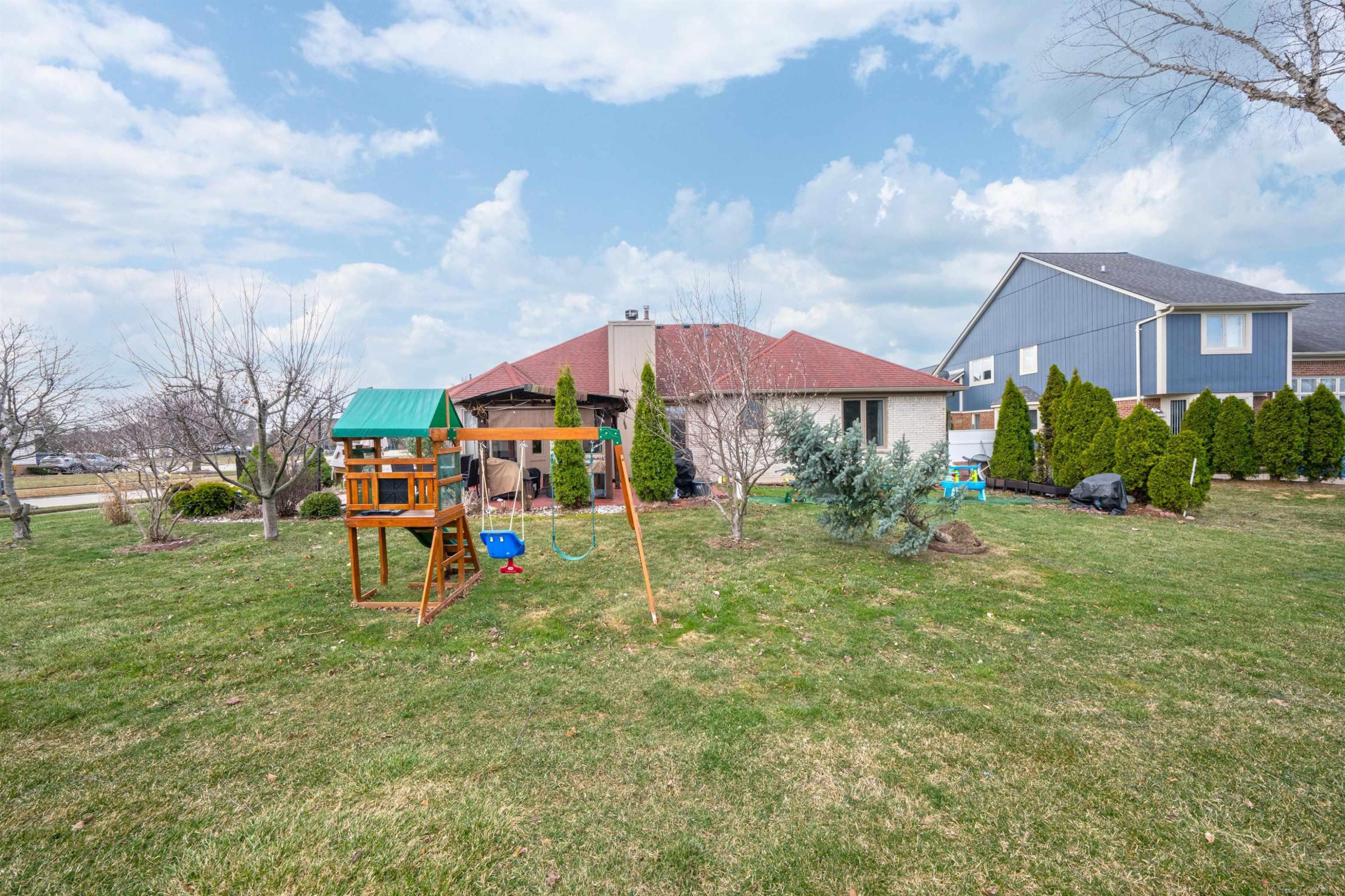47310 Beacon Square Drive, Macomb, MI 48044 — Photo 33