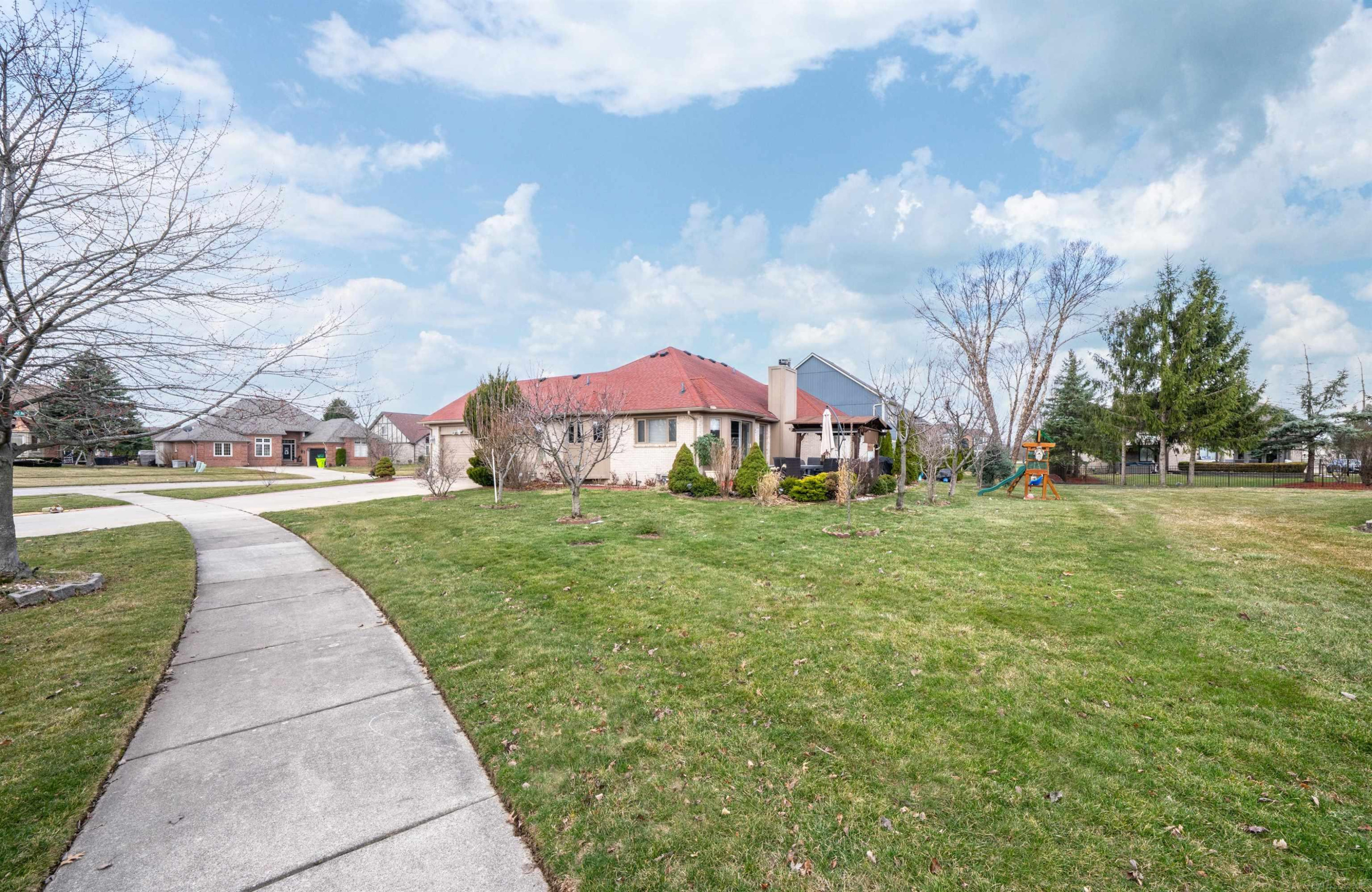 47310 Beacon Square Drive, Macomb, MI 48044 — Photo 34
