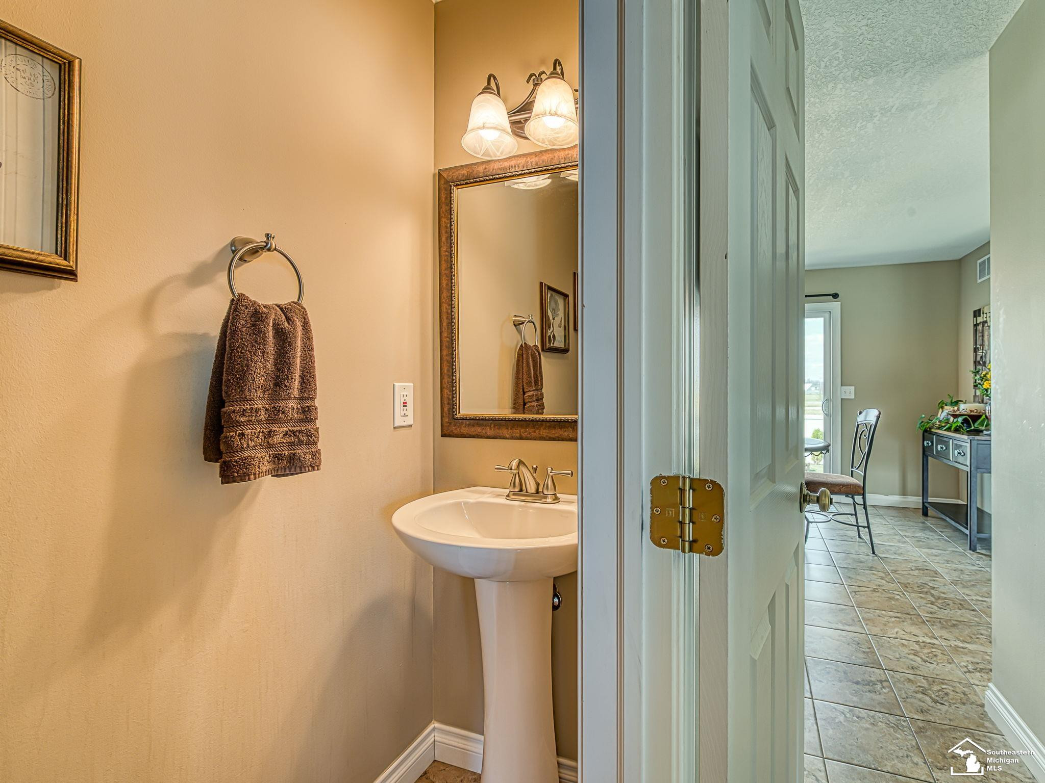 784 E Sweet Briar Lane, Monroe, MI 48161 — Photo 11