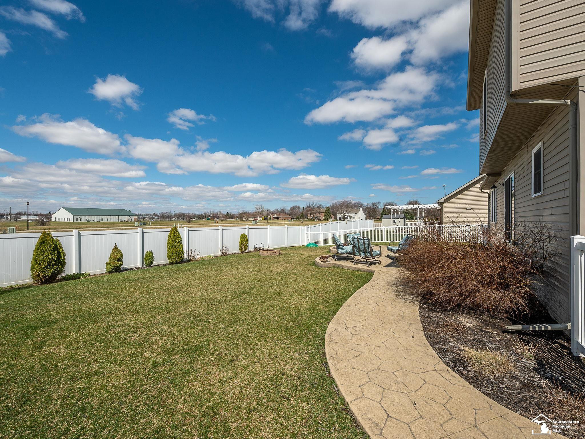 784 E Sweet Briar Lane, Monroe, MI 48161 — Photo 32