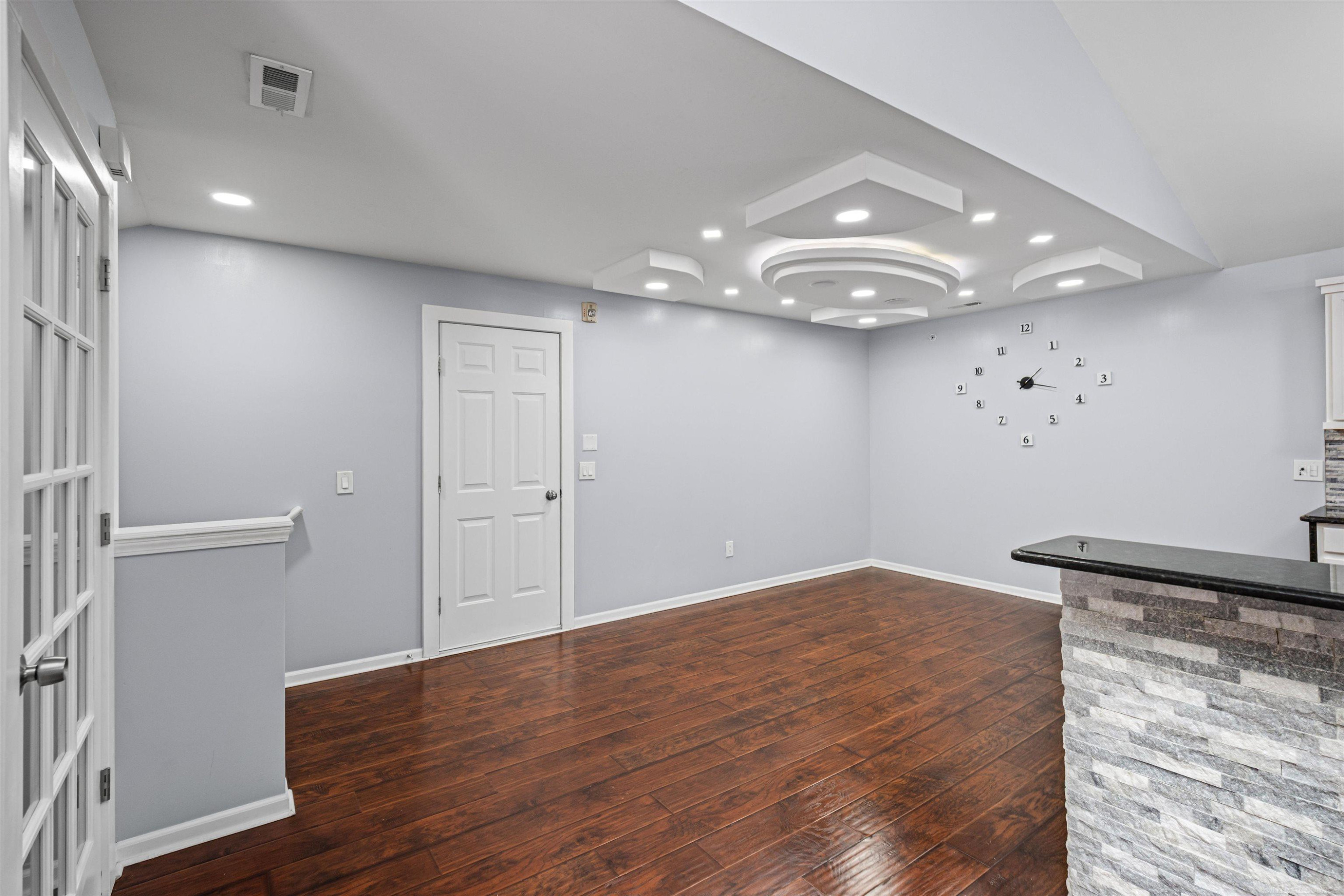 49143 W WOODS Drive, Shelby Twp, MI 48317 — Photo 4