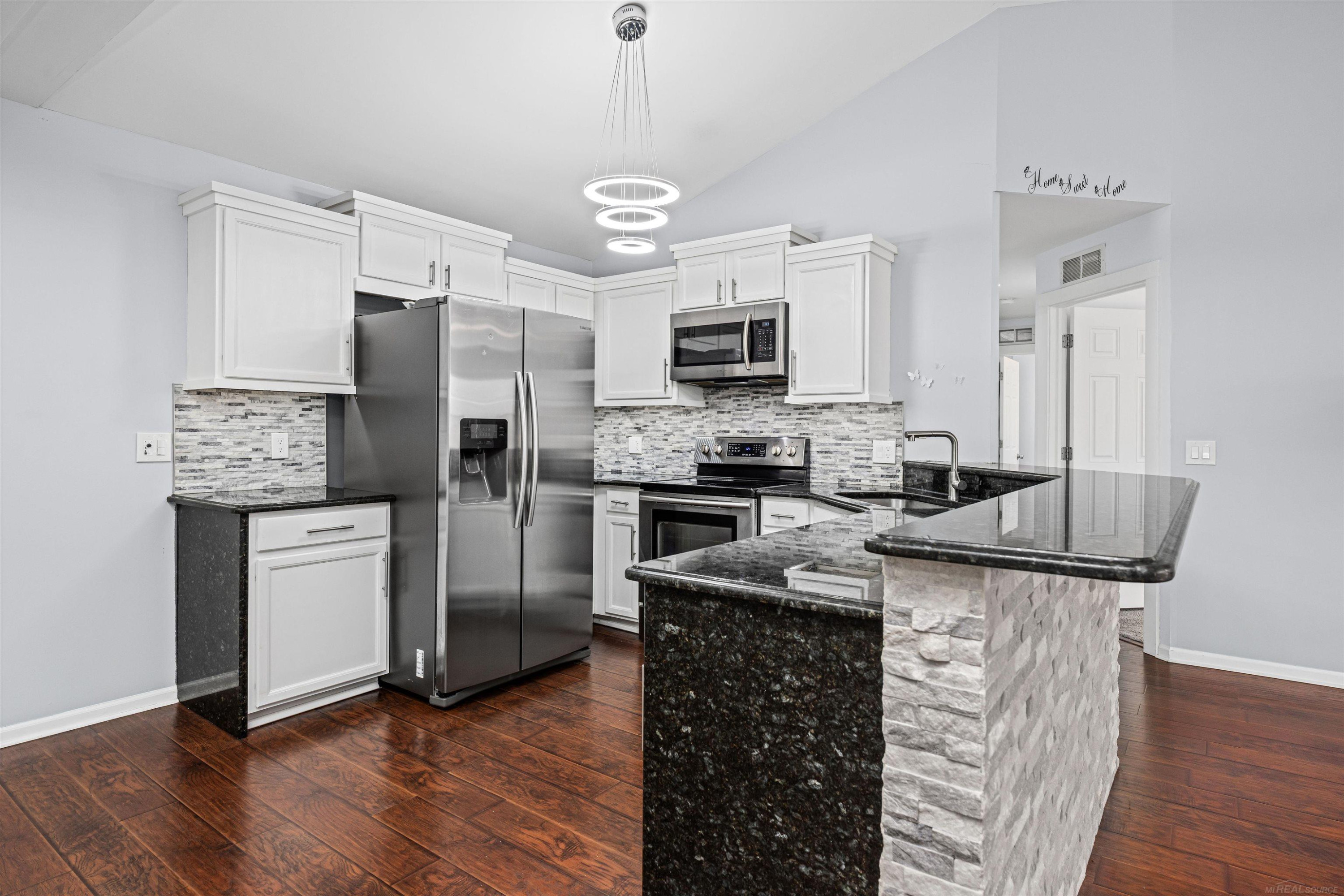 49143 W WOODS Drive, Shelby Twp, MI 48317 — Photo 7
