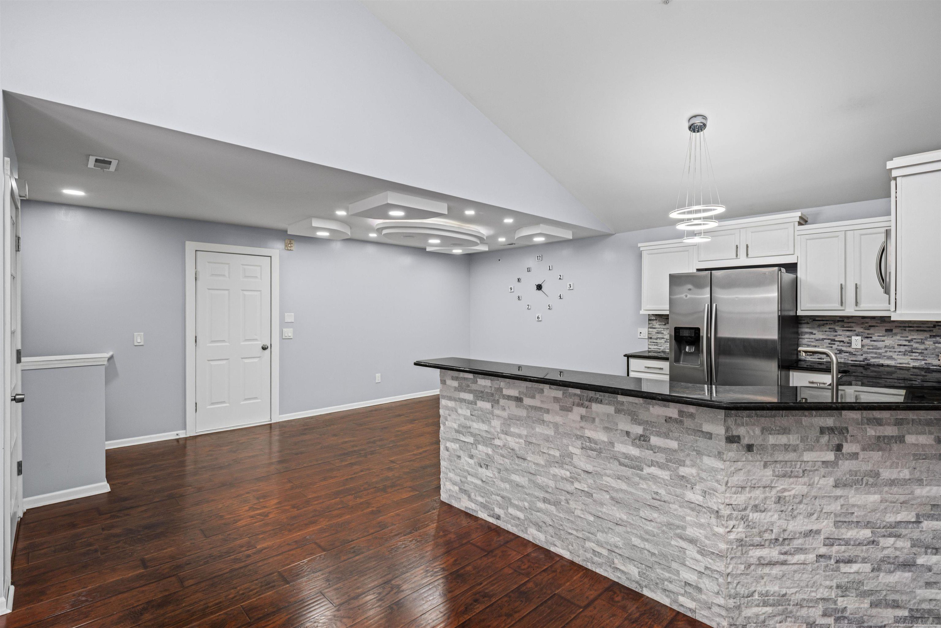 49143 W WOODS Drive, Shelby Twp, MI 48317 — Photo 12