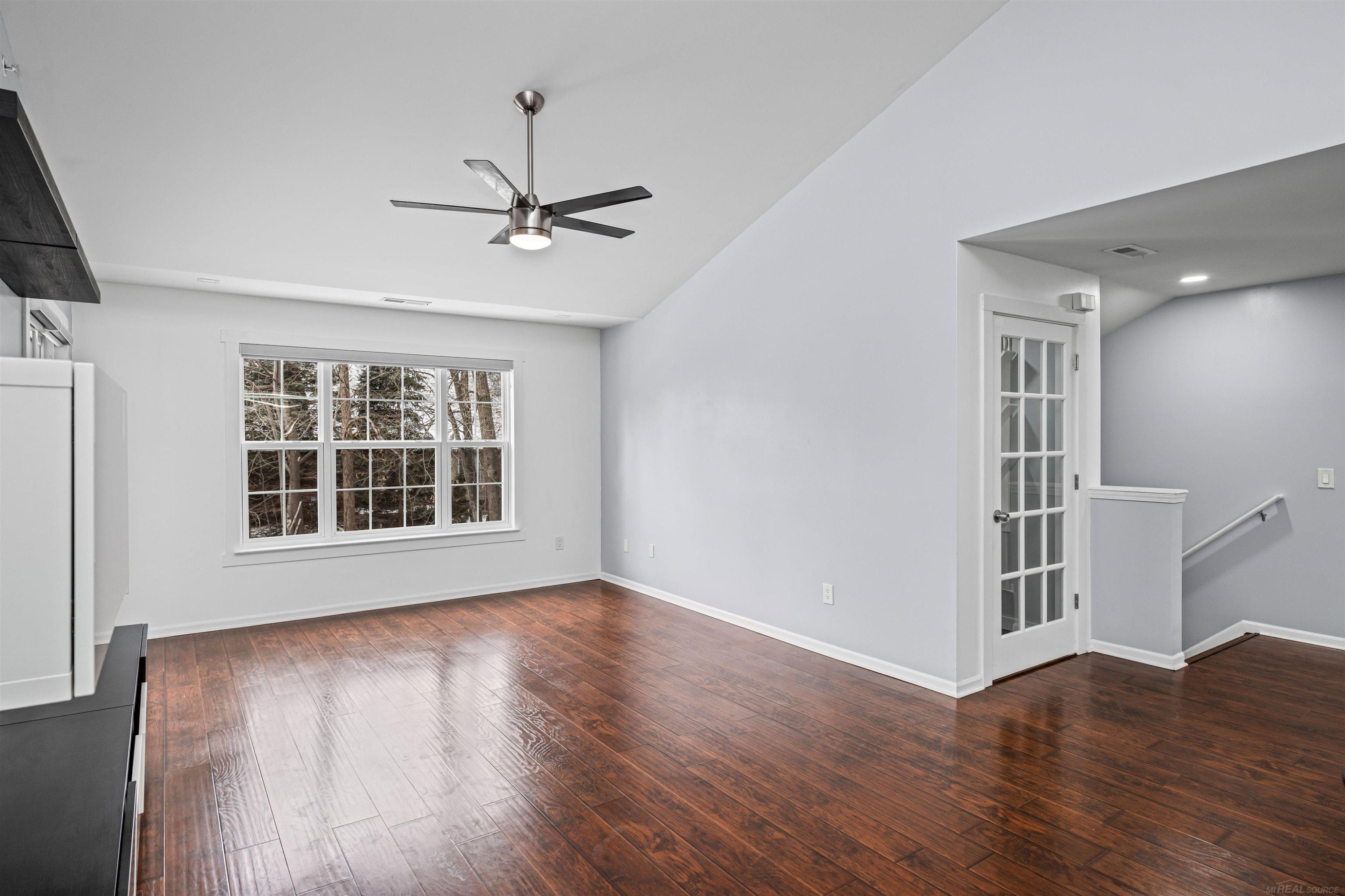 49143 W WOODS Drive, Shelby Twp, MI 48317 — Photo 13