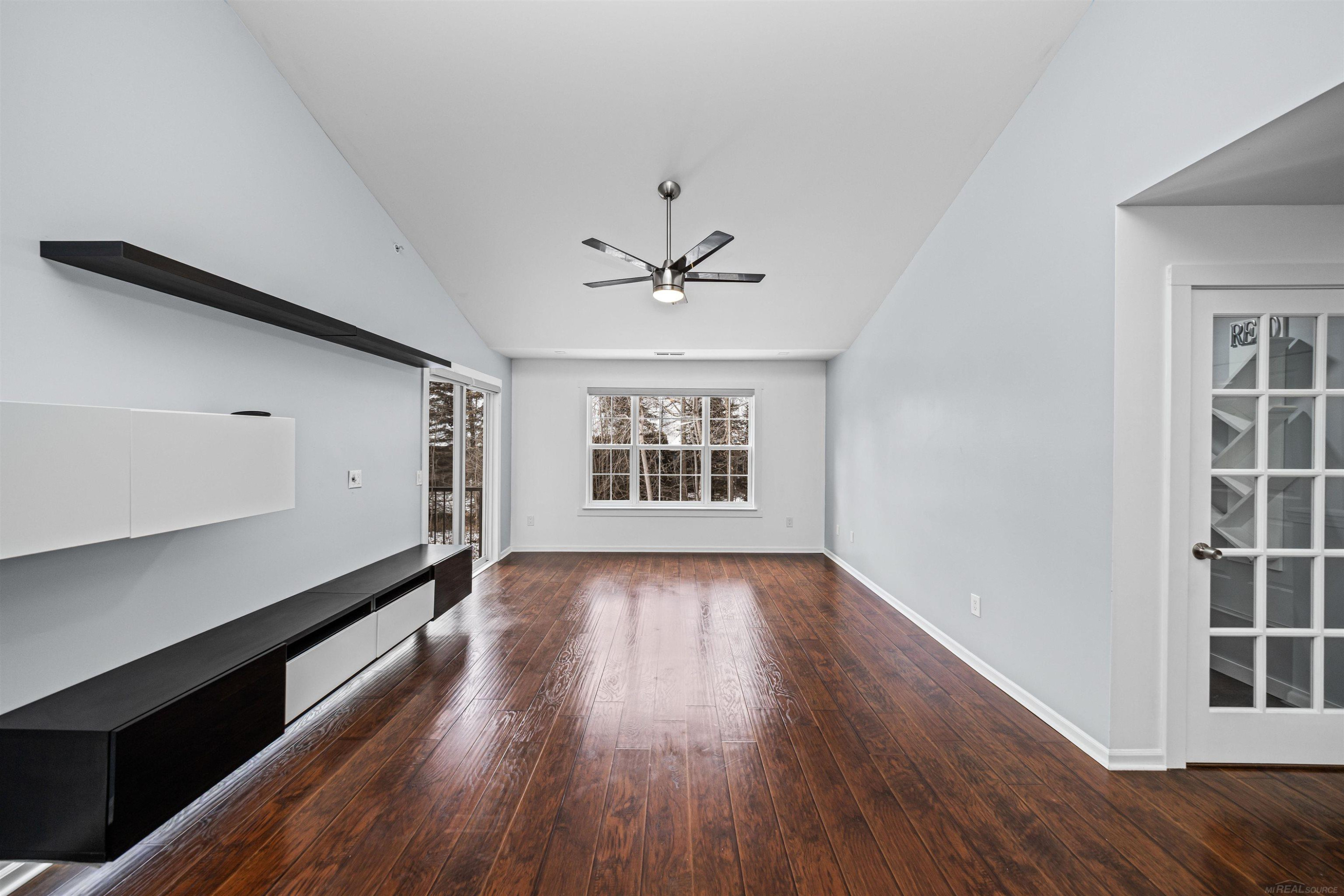 49143 W WOODS Drive, Shelby Twp, MI 48317 — Photo 14