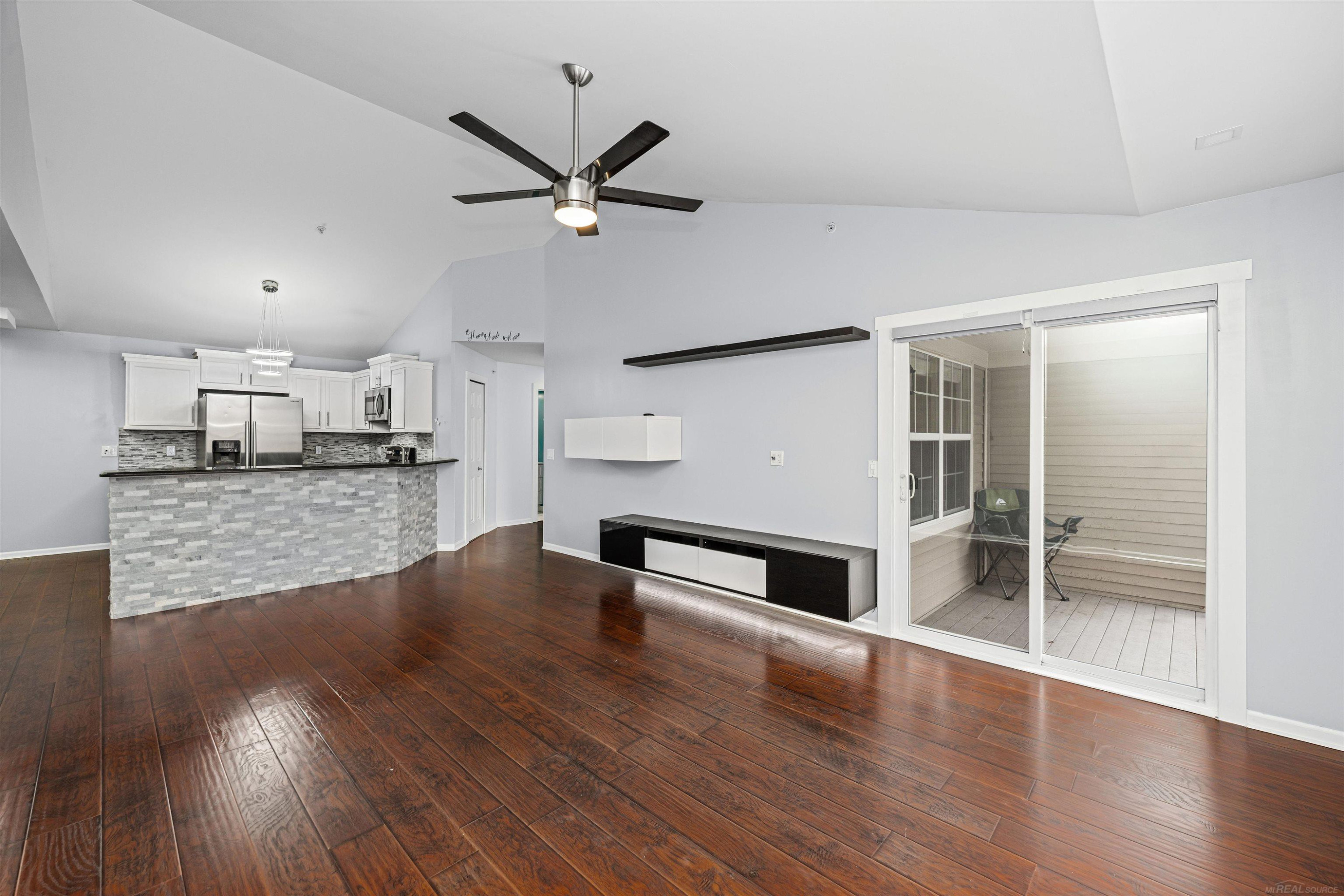 49143 W WOODS Drive, Shelby Twp, MI 48317 — Photo 17