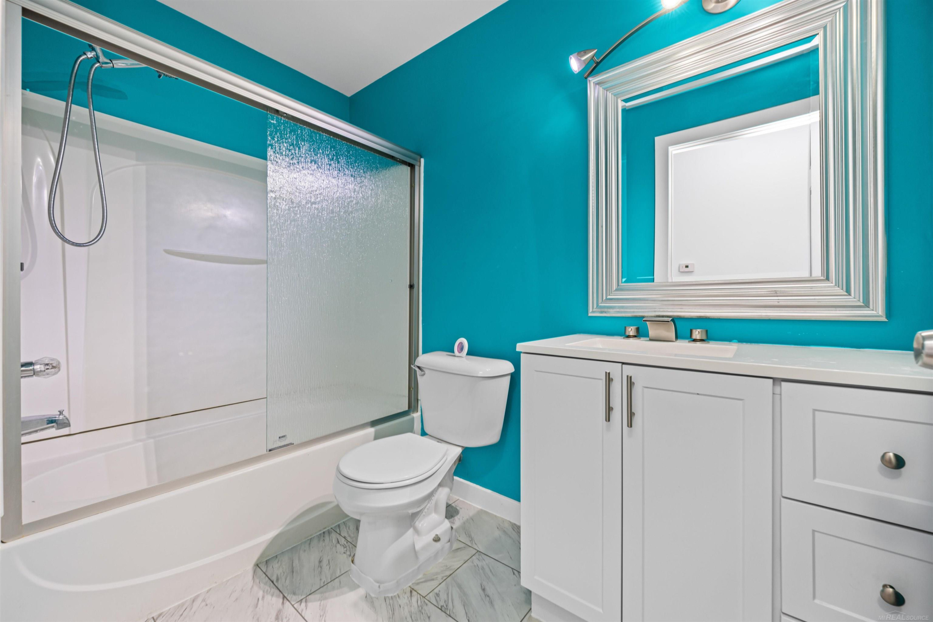 49143 W WOODS Drive, Shelby Twp, MI 48317 — Photo 25