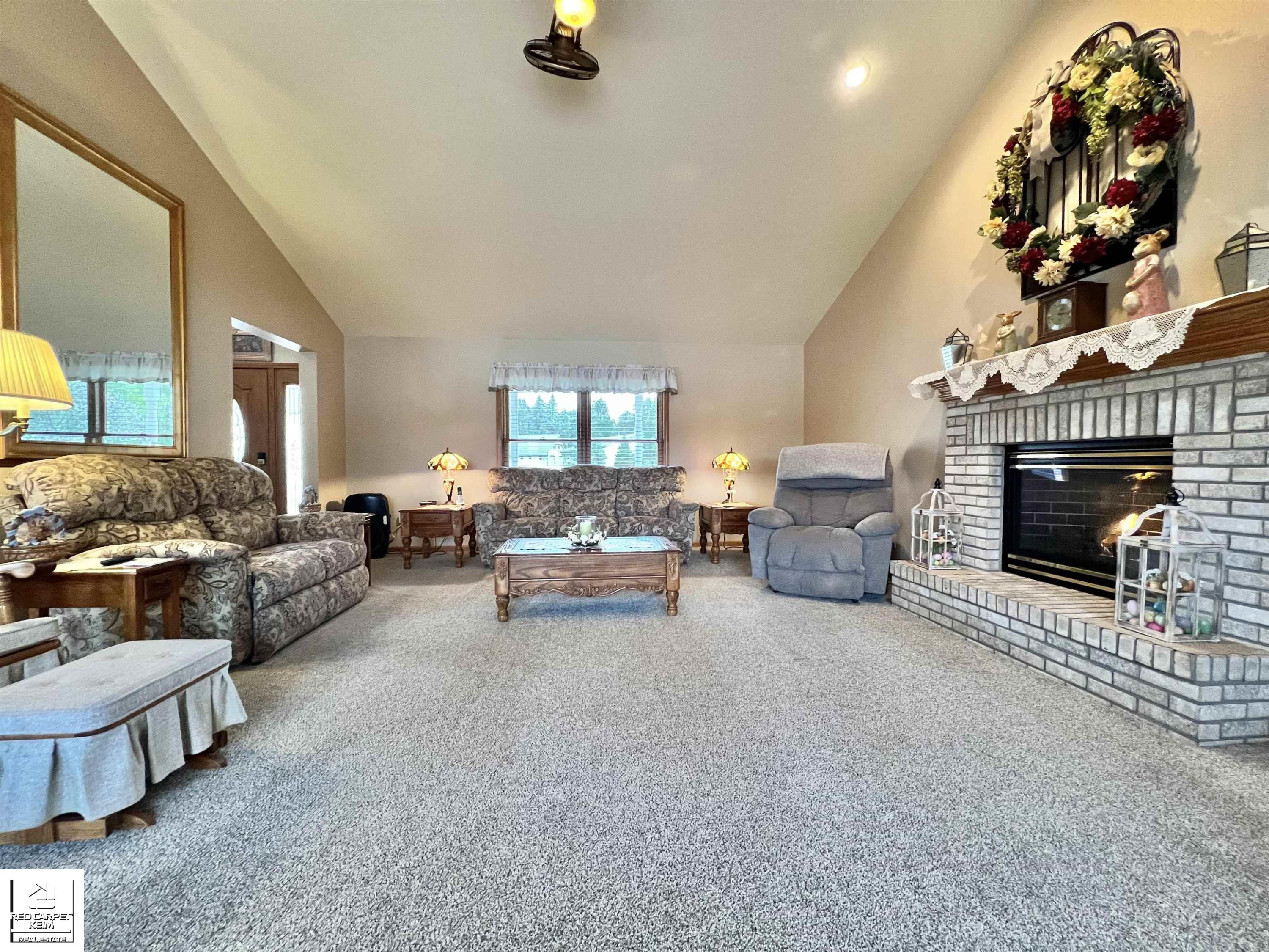 10394 Hills Lane, MI — Photo 3