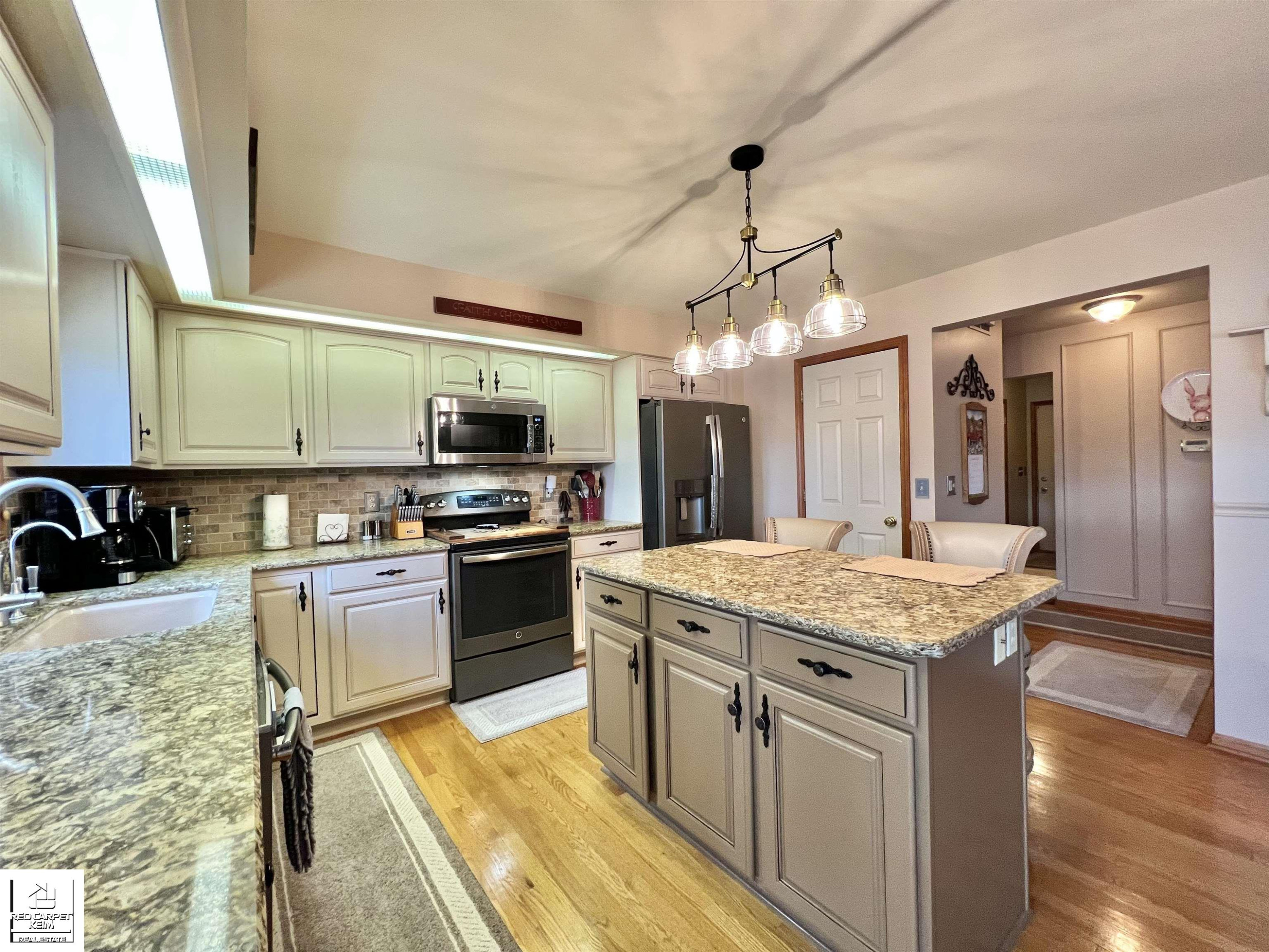 10394 Hills Lane, MI — Photo 13
