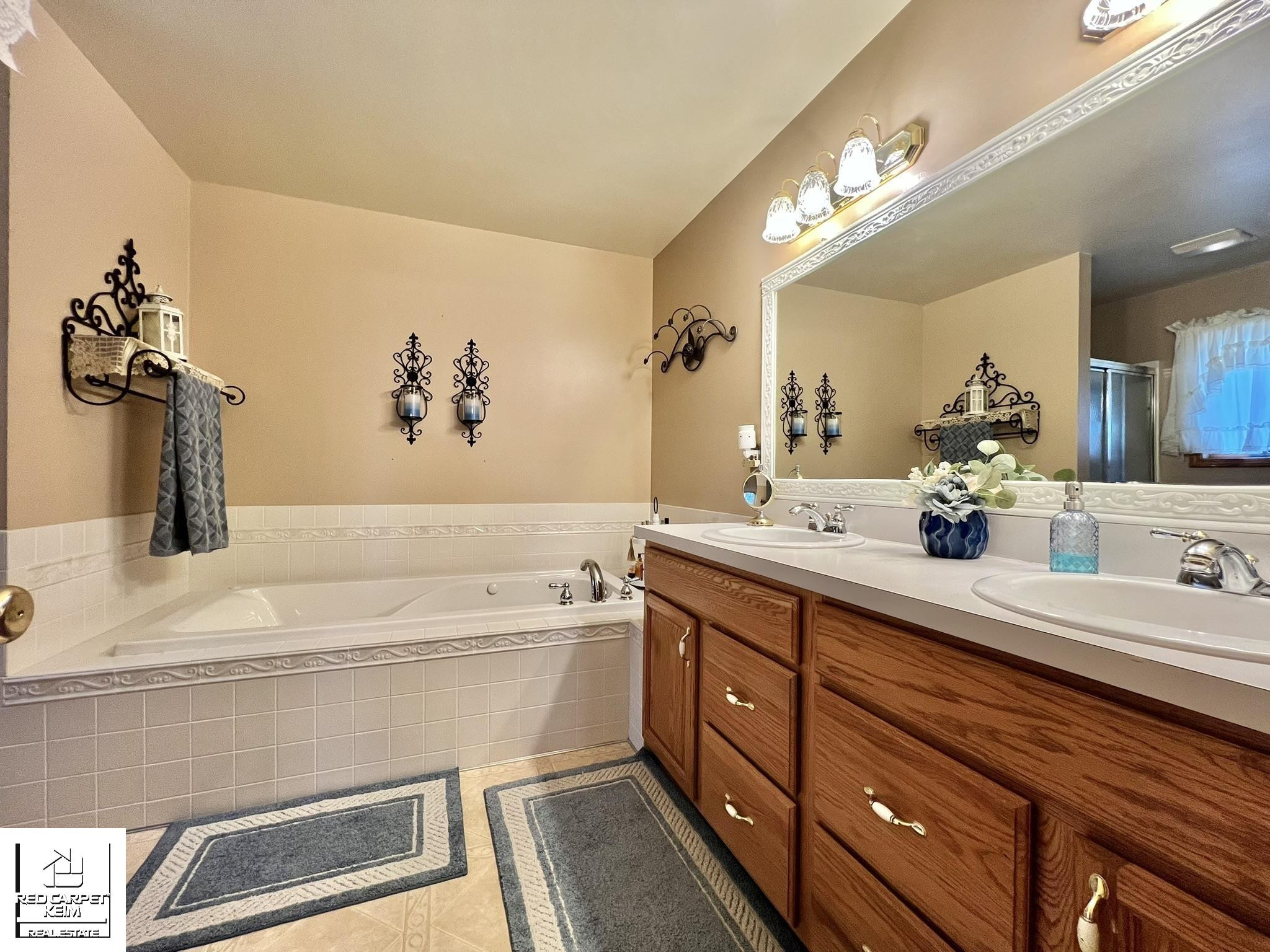 10394 Hills Lane, MI — Photo 18