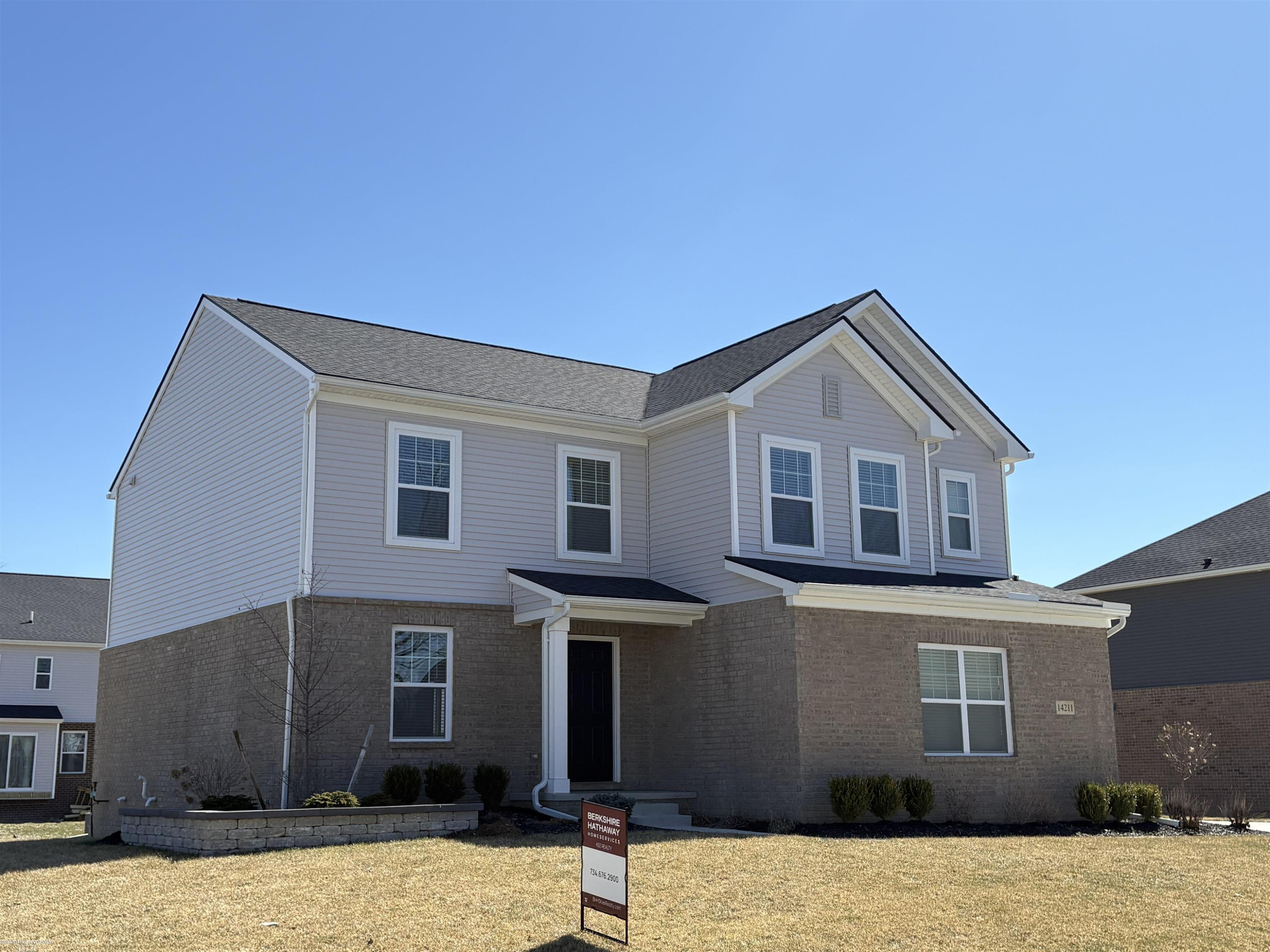14211 Laurelwood Drive, 60, MI 48111 — Photo 2