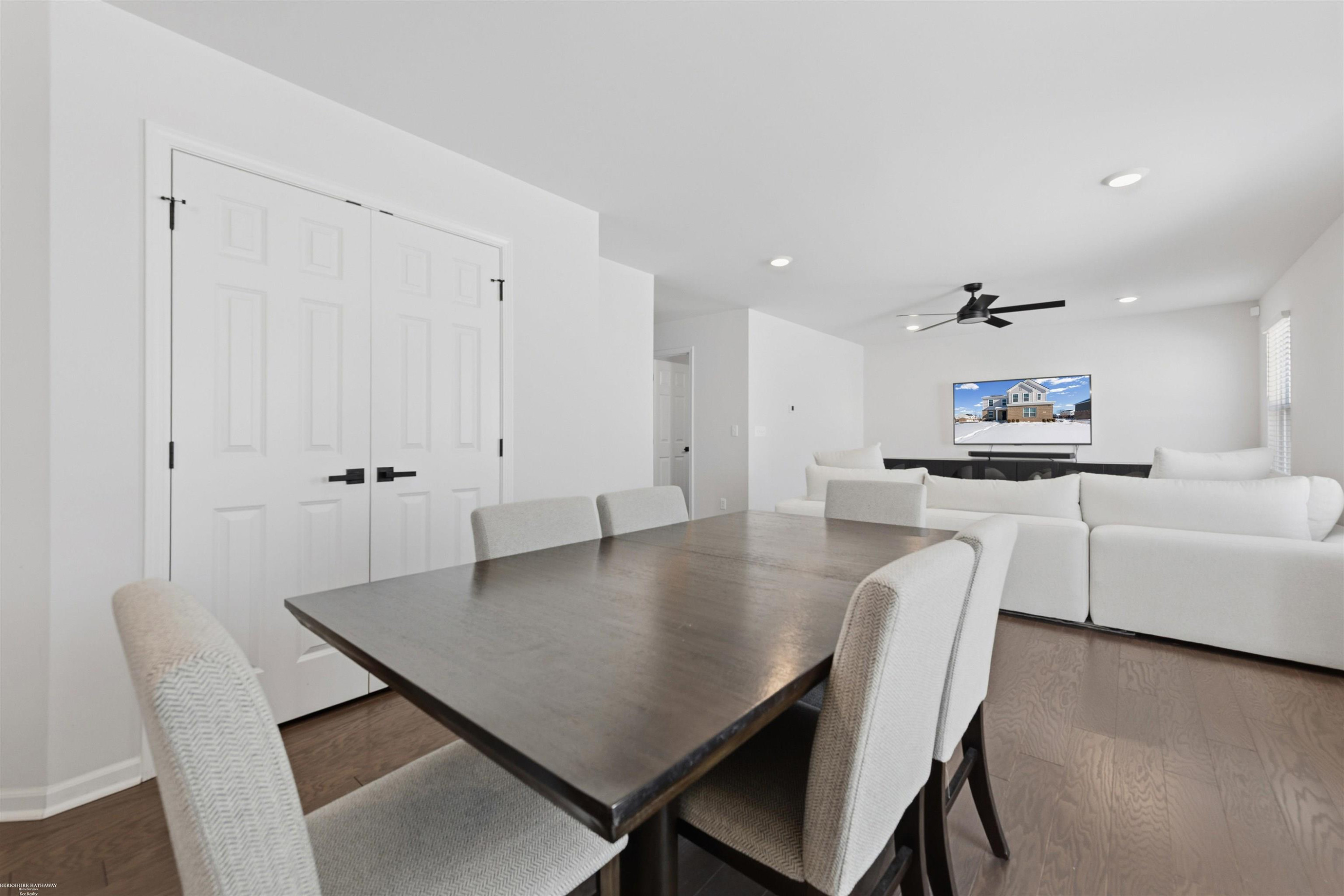 14211 Laurelwood Drive, 60, MI 48111 — Photo 11
