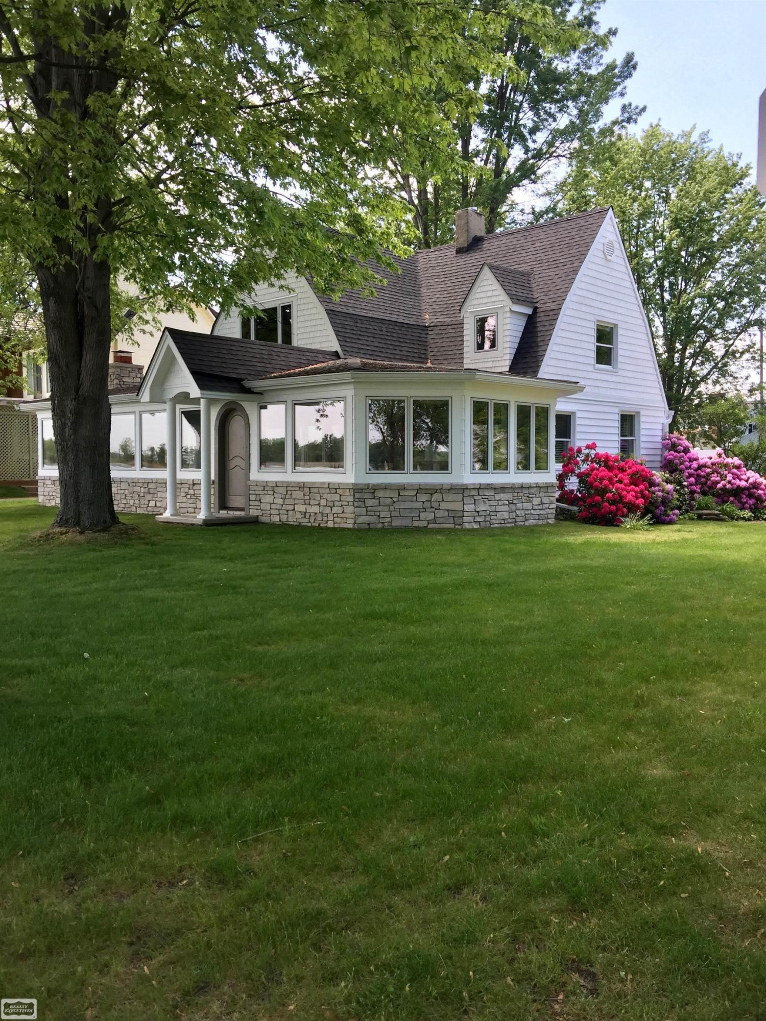 206 Edgewater Drive, Algonac, MI 48001