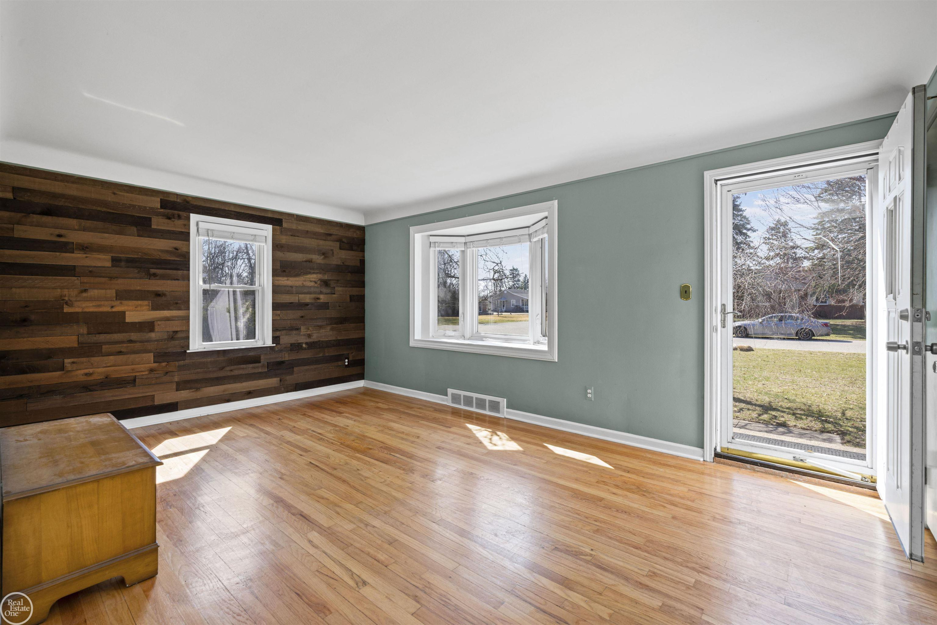 46514 Wright Avenue, Shelby Twp, MI 48317 — Photo 3